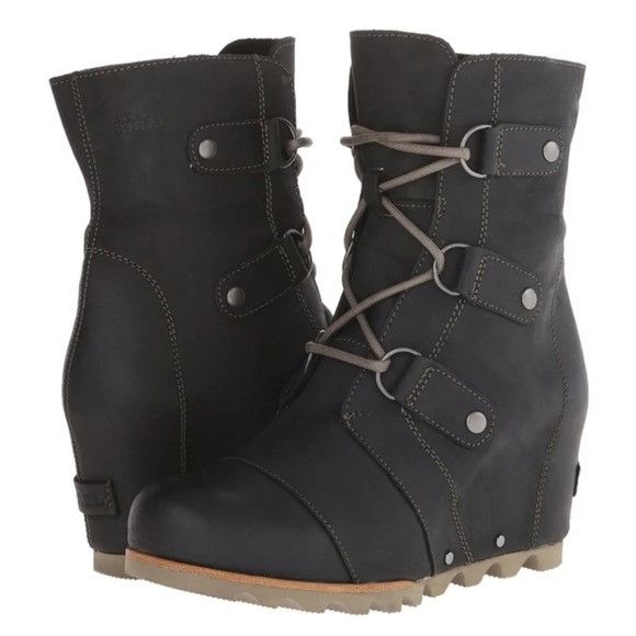 image of Sorel Joan Of Arctic Black Oiled Leather Lace Up Chunky Boot, Women's (Size 8)
