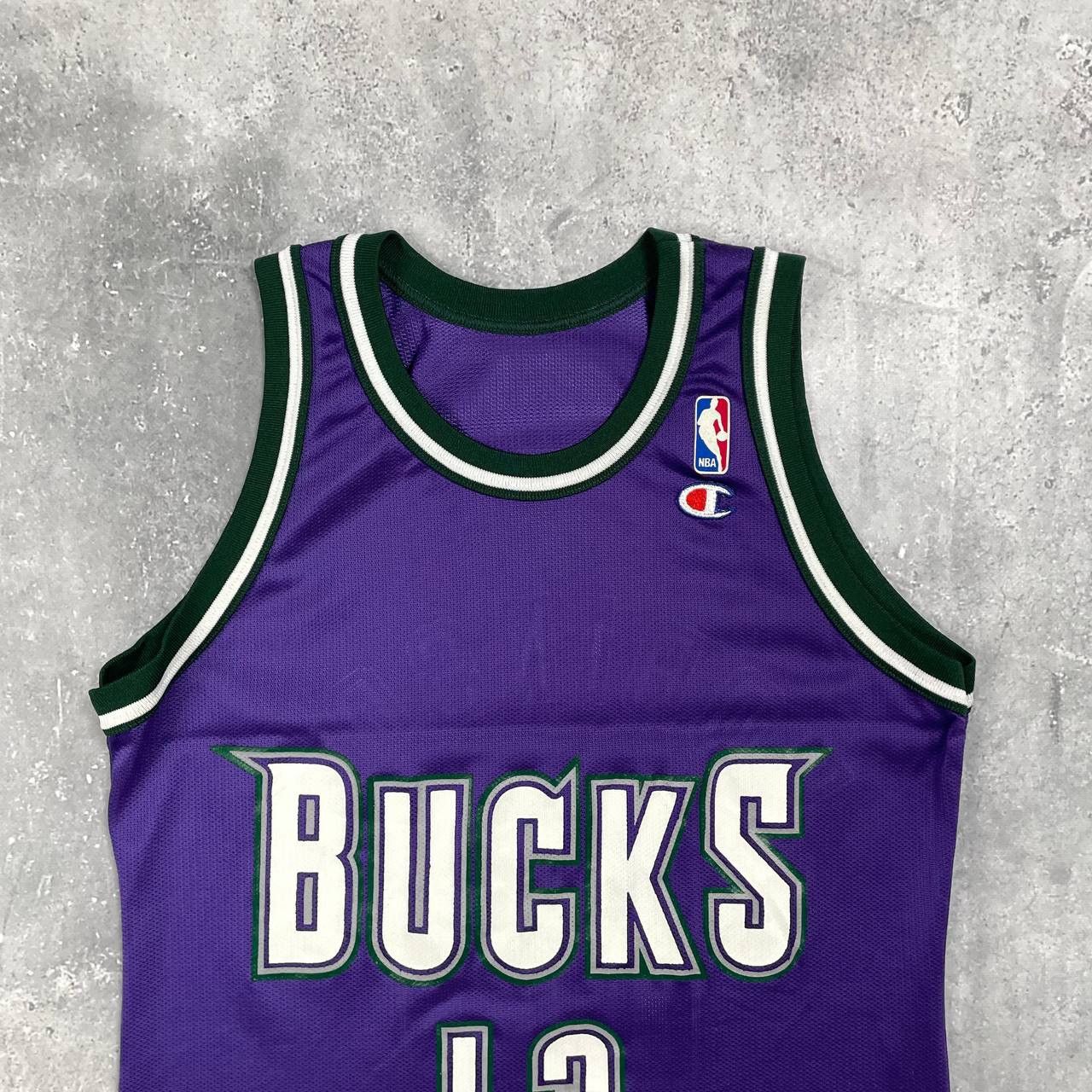 NBA Vintage 90s Milwaukee Bucks No 13 Glenn Robinson NBA Jersey Size US XXS / EU 40 - 3 Thumbnail