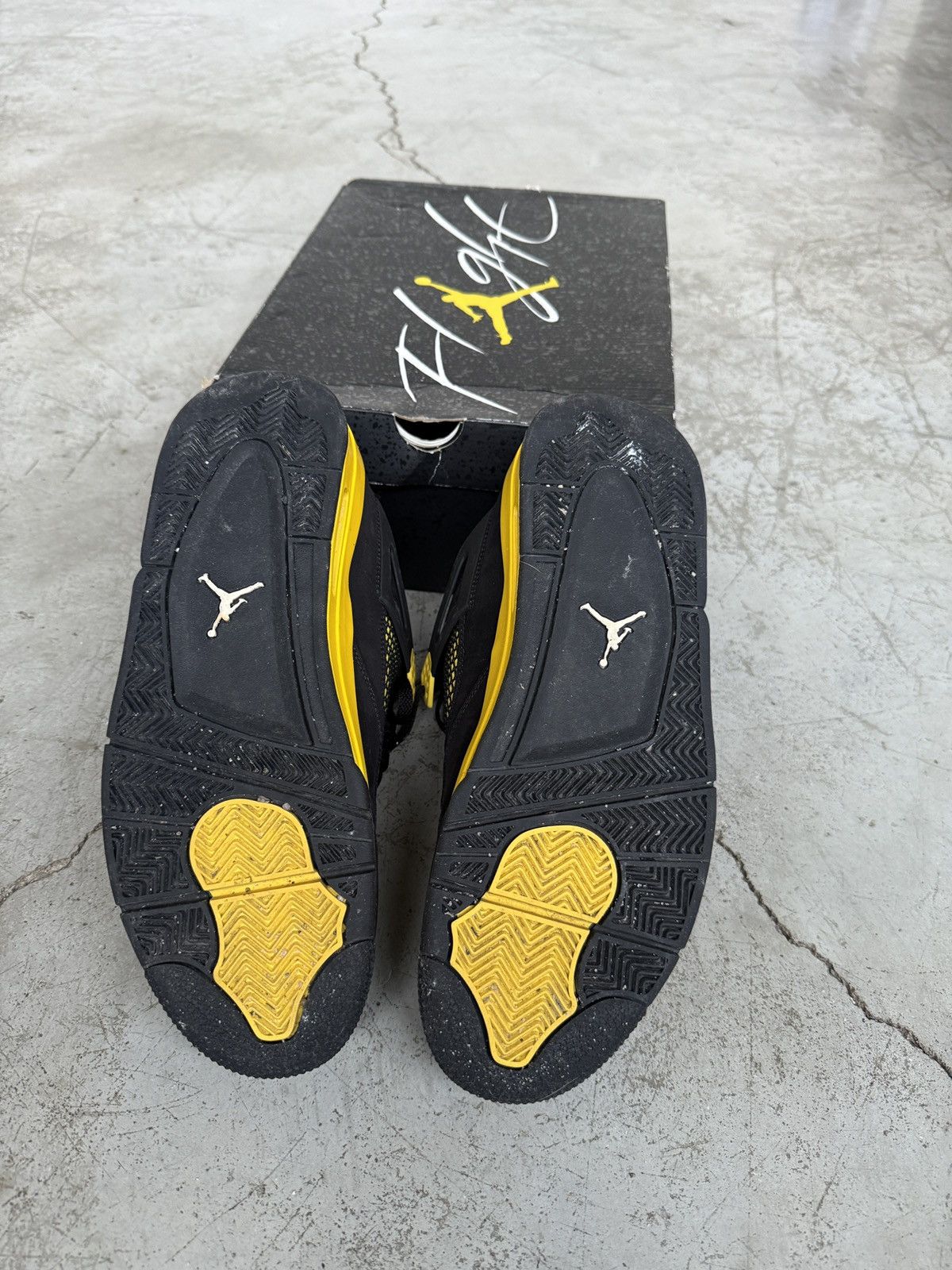 Jordan Brand Jordan 4 Thunder Size US 12 / EU 45 - 4 Thumbnail