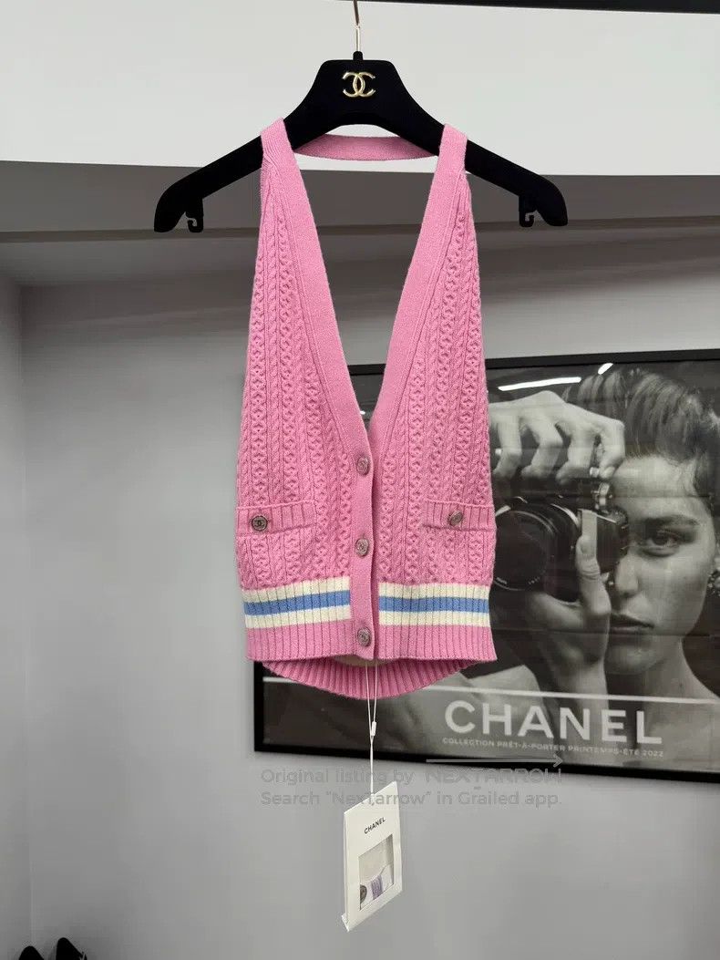 Chanel Chanel Pink neck knit top Size XS / US 0-2 / IT 36-38 - 1 Thumbnail