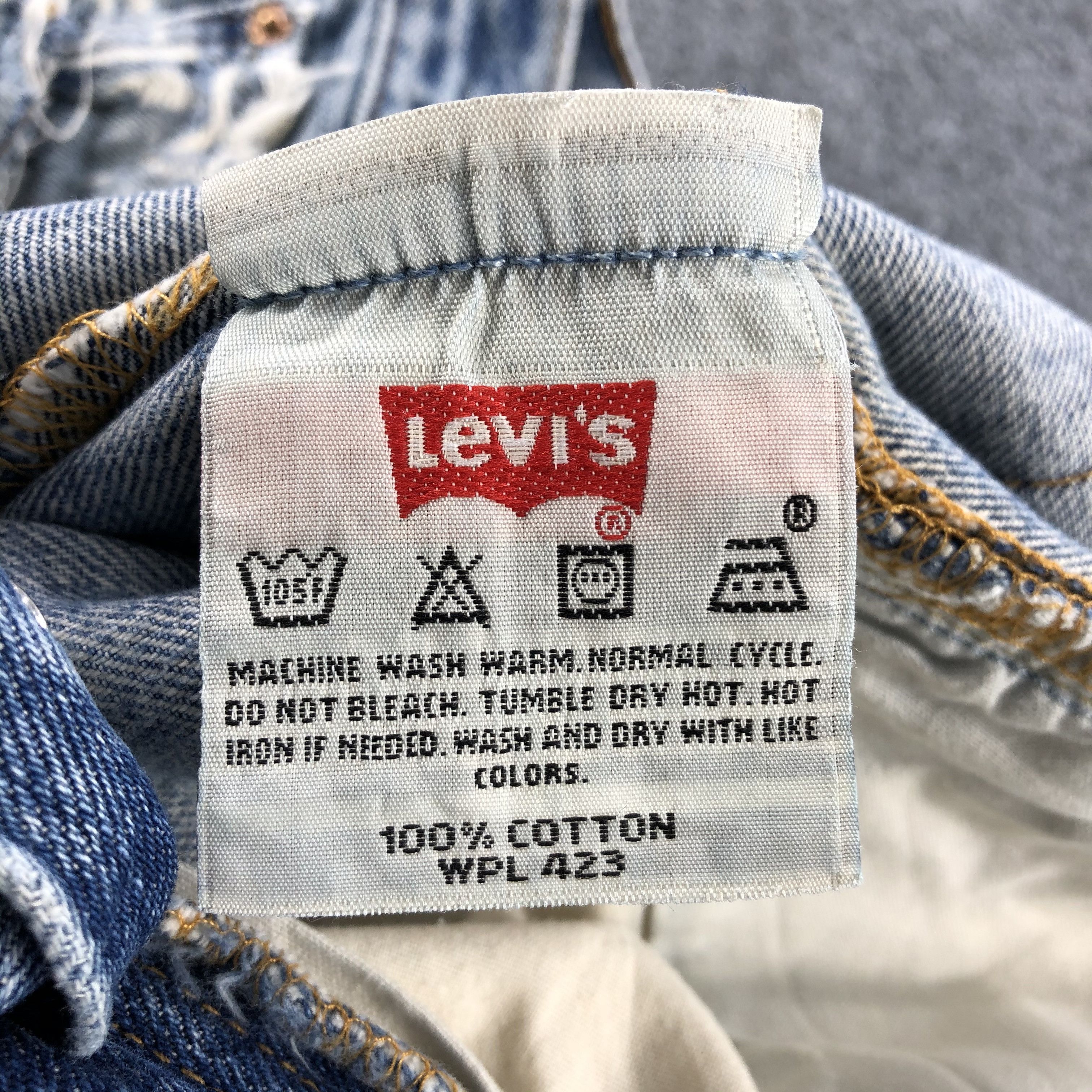 Levi's 90s Vintage Blue Wash Levis 501 Jeans-JM1794 Size US 35 - 10 Thumbnail
