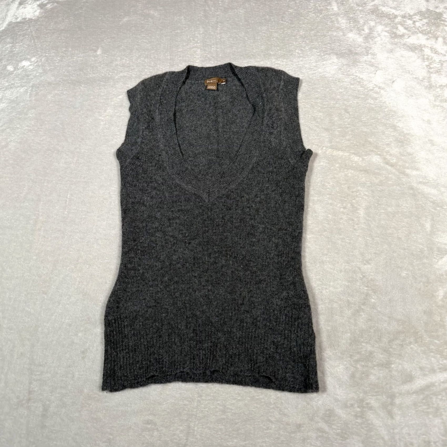 Vintage VINTAGE Eris Vest Womens Small Gray 100% Cashmere 90s Crew Neck Sleeveless Casual Knit Shirt OR Sweater Ladies Regular Fit - Mens/Womens? Size L / US 10 / IT 46 - 4 Thumbnail