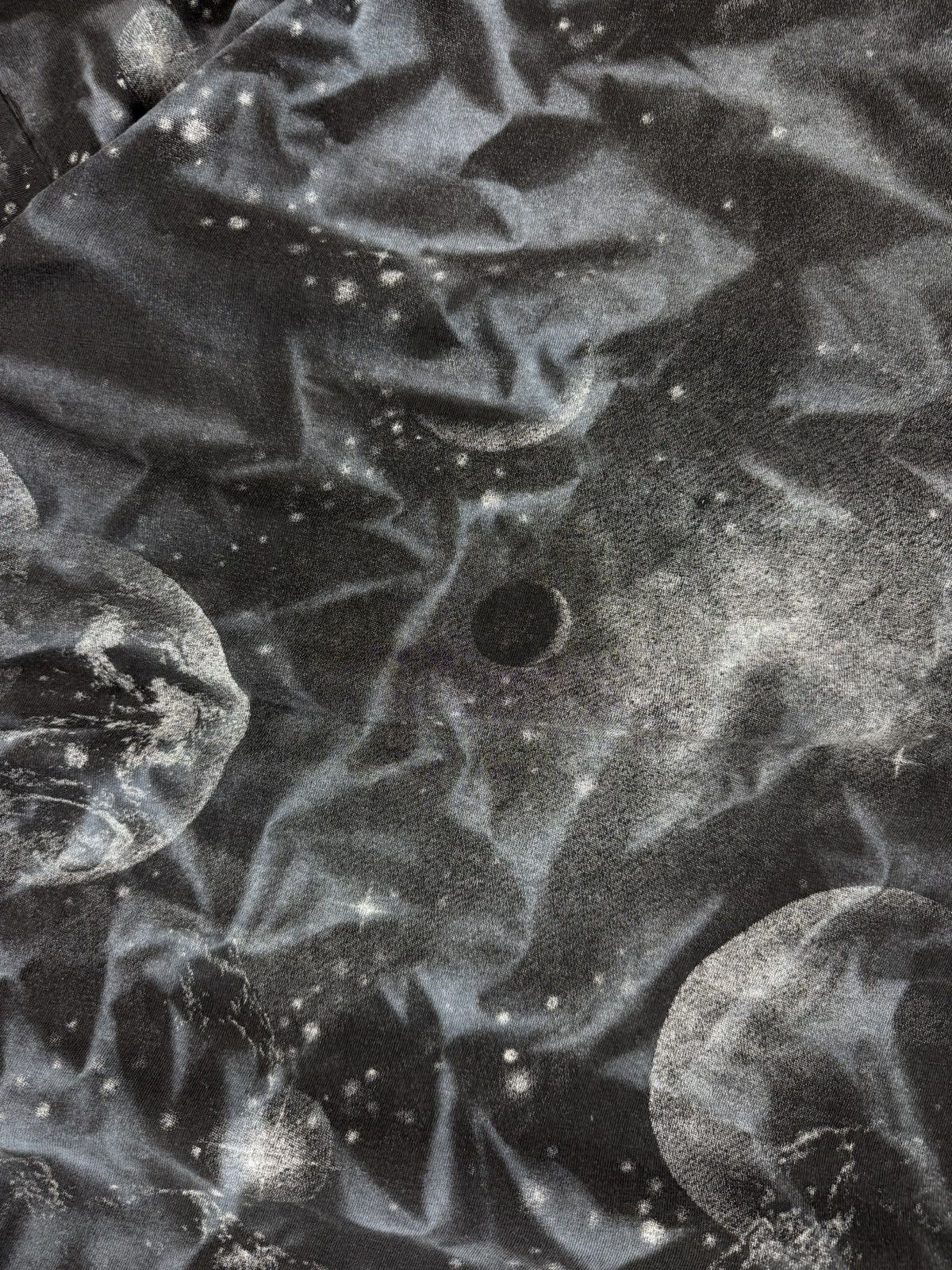 Liquid Blue × Vintage Vintage 90s space galaxy stars all over print graphic tee Size US XL / EU 56 / 4 - 8 Thumbnail