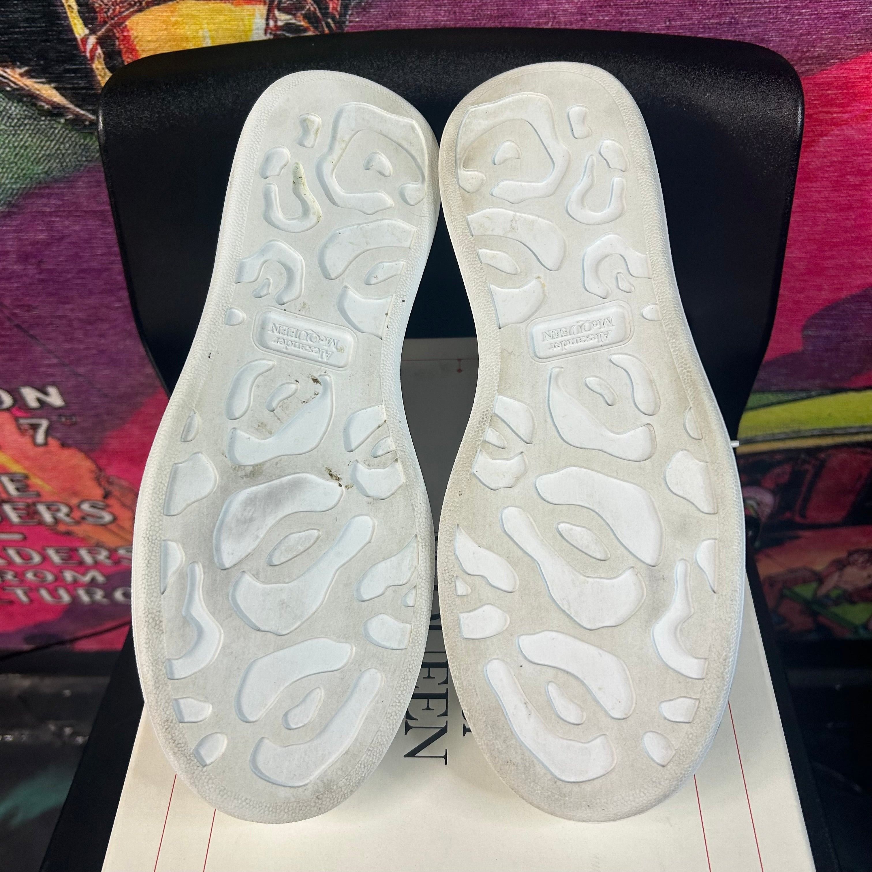 Alexander McQueen Alexander McQueen Oversized Sneakers White Galactic Blue Size US 8 / EU 41 - 5 Thumbnail