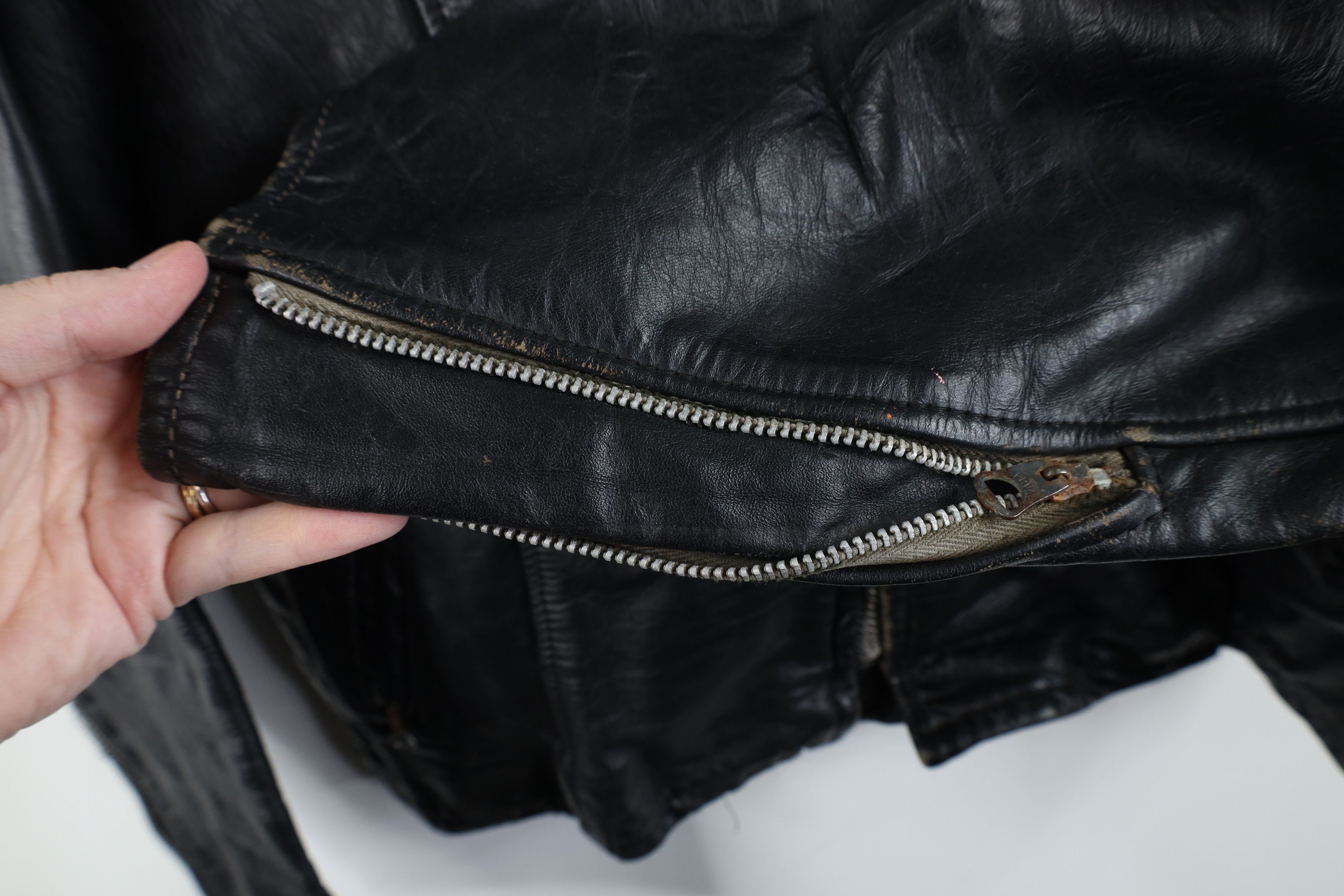Vintage Vintage 70s Cafe Racer Motorcycle Bomber Jacket Black USA Size US L / EU 52-54 / 3 - 7 Thumbnail