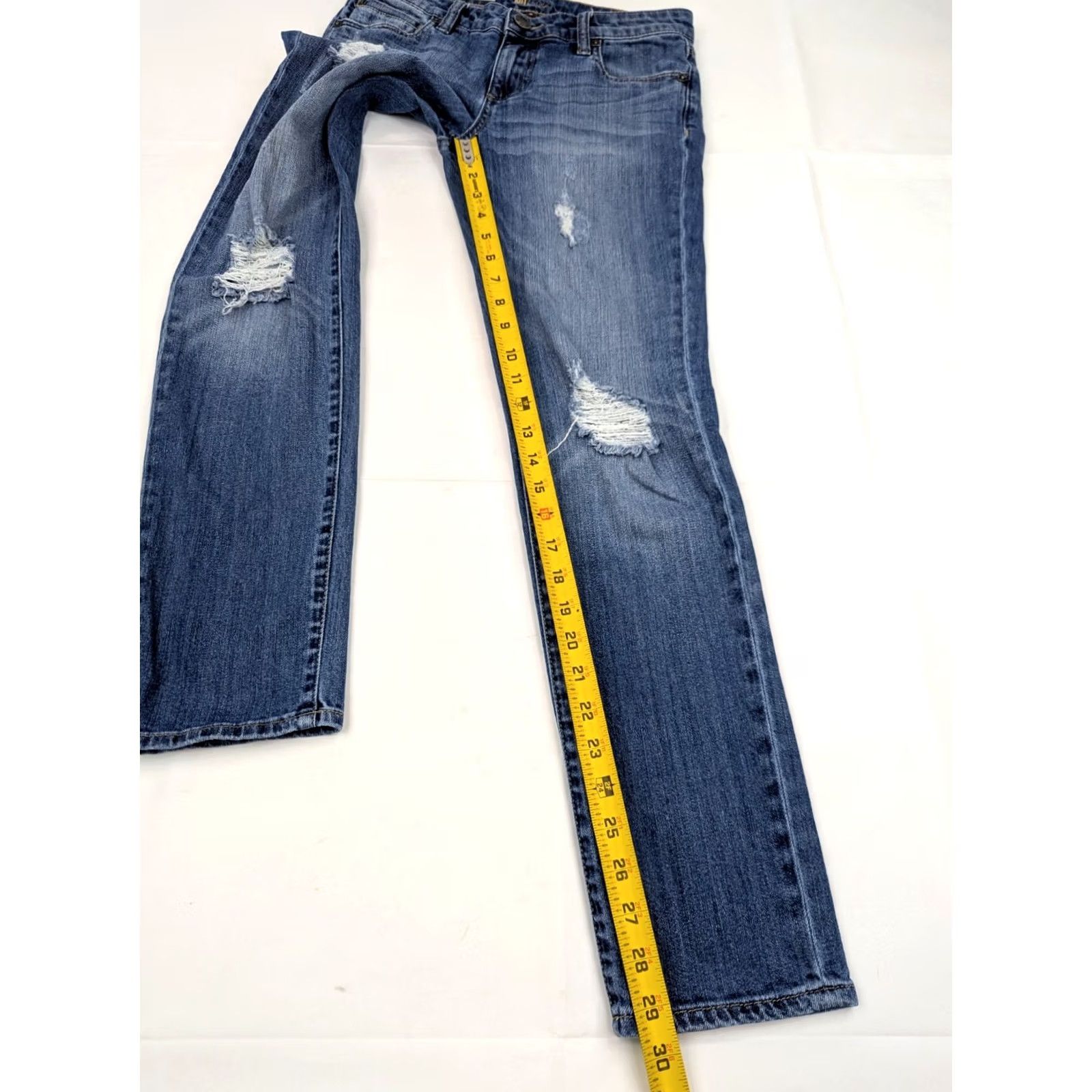 Vintage KUT from the Kloth Catherine Boyfriend Jeans Women 4 Blue Distressed 30x29 Regular Rise Mid 5-Pocket Denim Cotton Blend Spandex Size 27" / US 4 / IT 40 - 4 Thumbnail