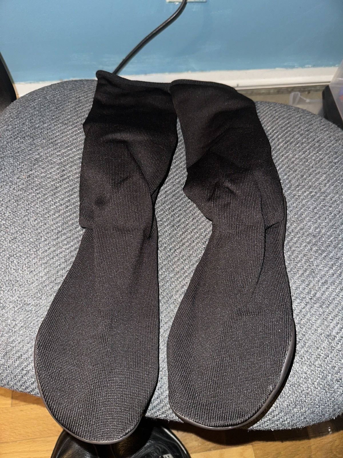 Kanye West Yeezy Pods Size US 8.5 / EU 41-42 - 3 Thumbnail