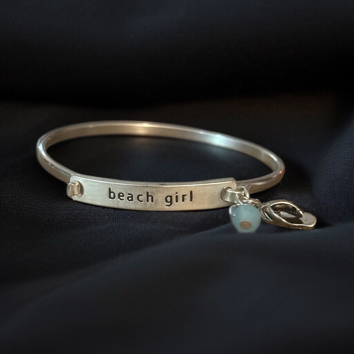 Other Silver tone beach girl charm bangle bracelet Size ONE SIZE - 1 Thumbnail