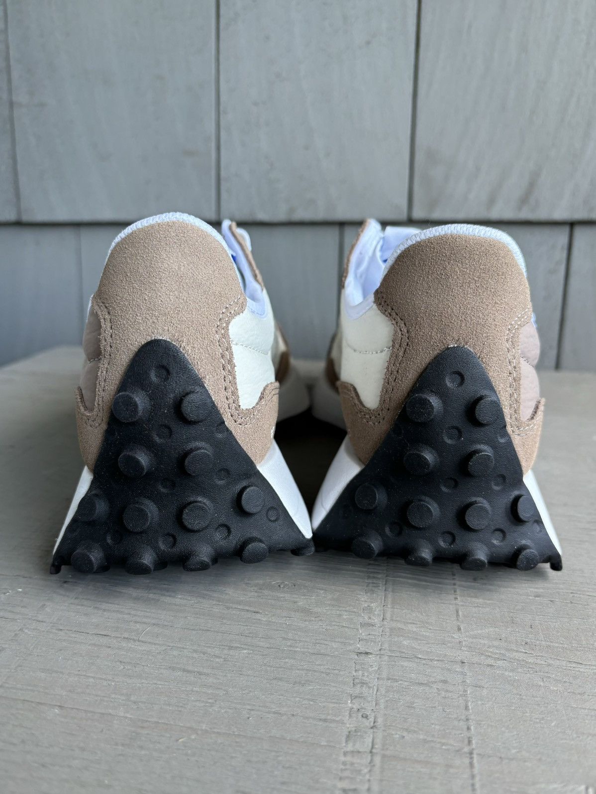 New Balance New Balance 327 Mushroom Moonbeam Sneakers Waffle MS327LK1 7 Size US 7.5 / EU 40-41 - 6 Thumbnail