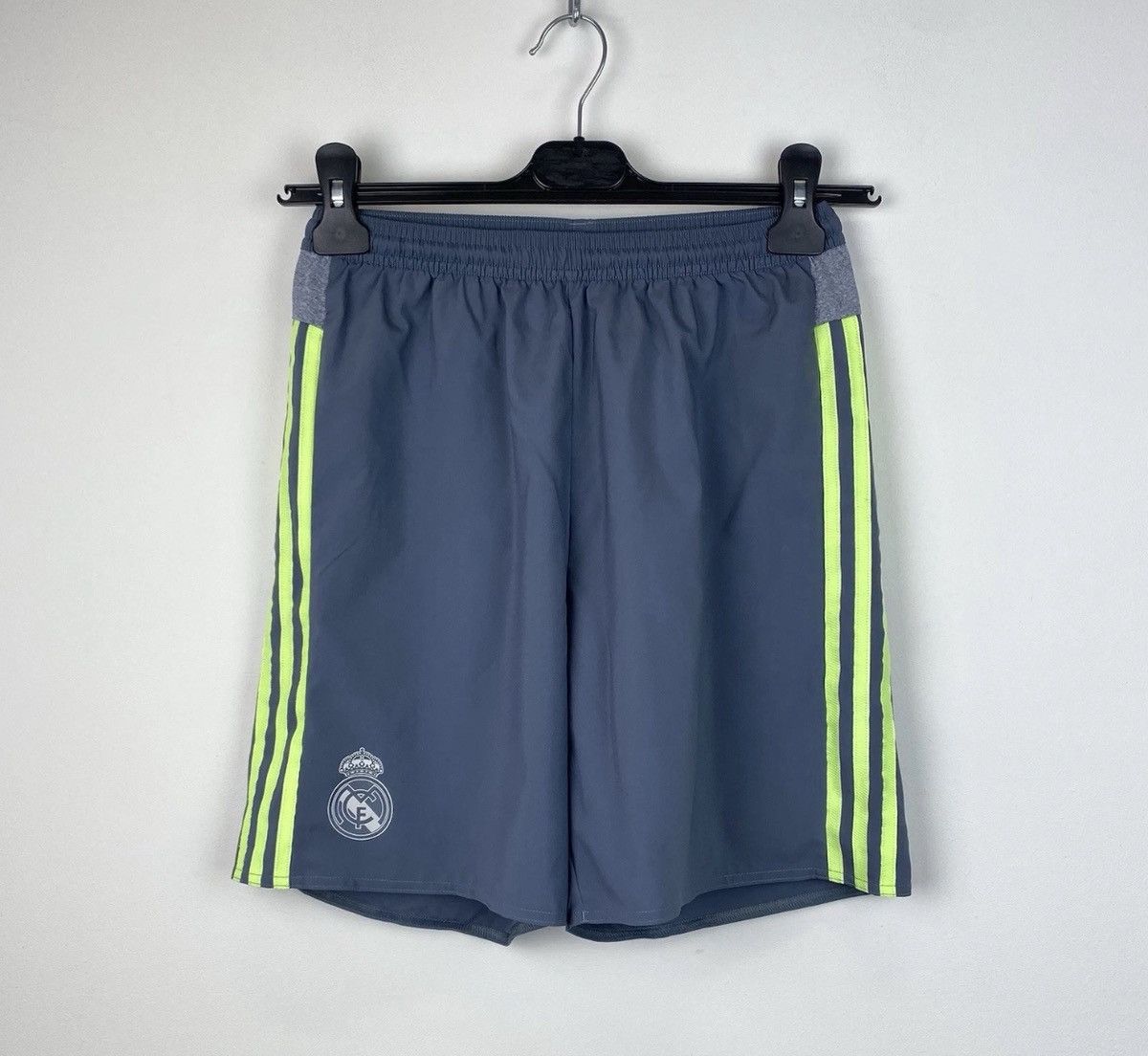 Adidas Adidas Real Madrid 2015-2016 Away Soccer Football Shorts Size US 30 / EU 46 - 1 Thumbnail