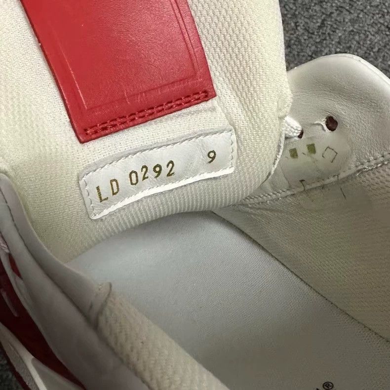 Louis Vuitton Louis Vuitton White and red Trainer leather lace-up logo s Size US 9 / EU 42 - 4 Thumbnail