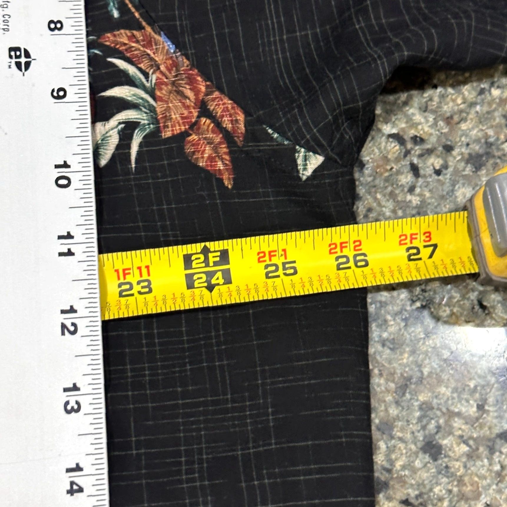 Vintage MODA CAMPIA Hawaiian Shirt XXL Black Pineapple Print Tropical Vacation Resort Shirt Men 2XL Short Sleeve Button-Up Pineapples Casual Travel Size US XXL / EU 58 / 5 - 5 Thumbnail