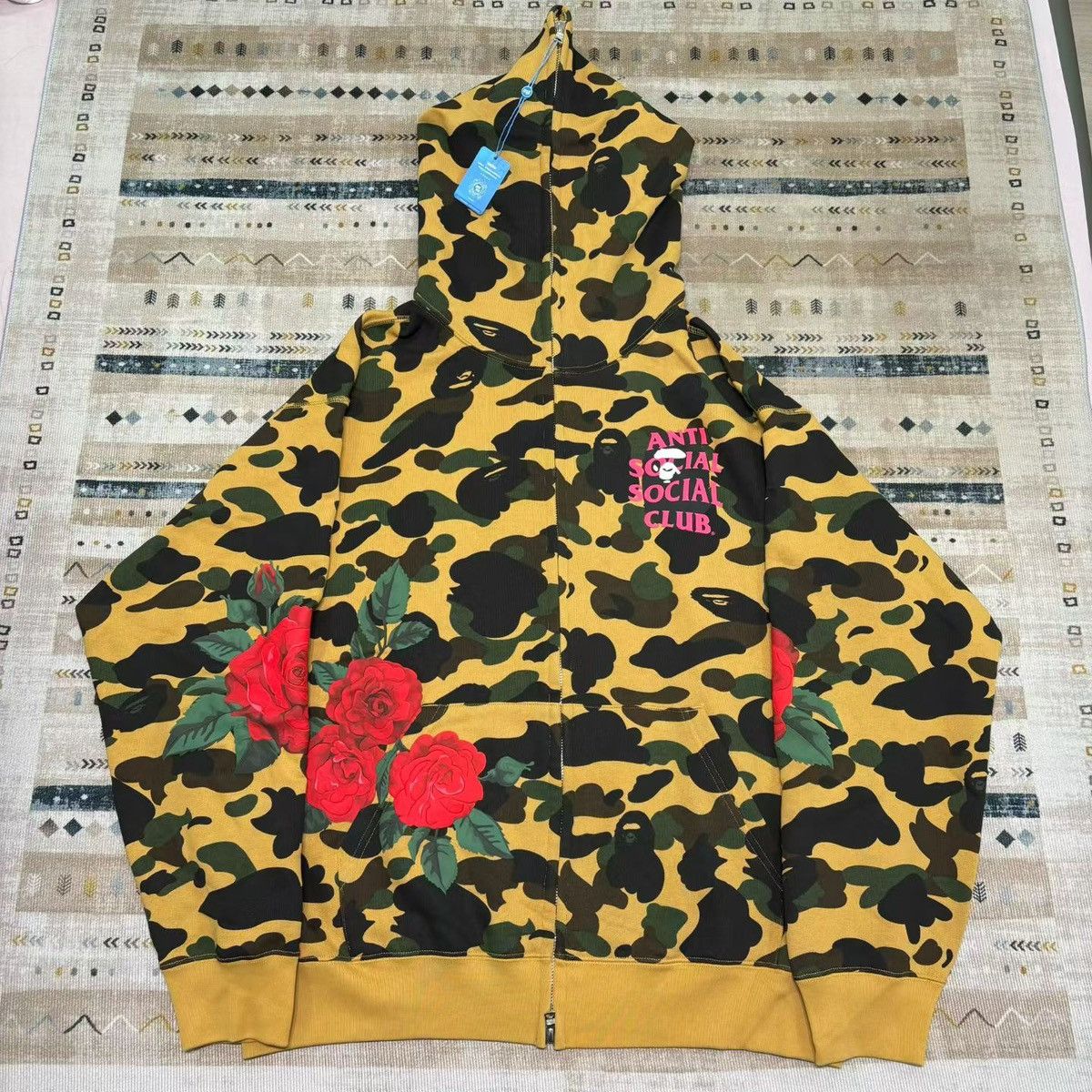 Bape COLOR CAMO SHARK FULL ZIP HOODIE Size US L / EU 52-54 / 3 - 1 Thumbnail