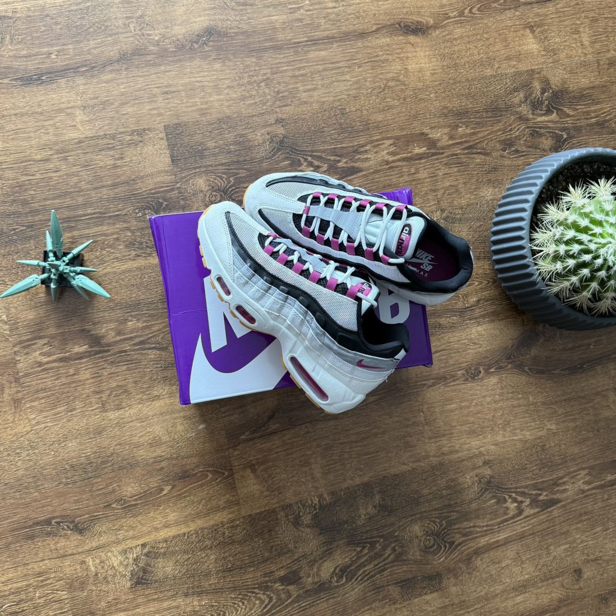 Nike Nike Air Max 95 Sb “Cactus Flower” Size US 9.5 / EU 42-43 - 5 Thumbnail