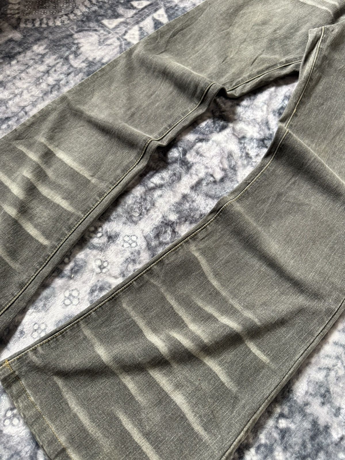 Le Grande Bleu (L.G.B.) Oririn Japan Claw Mark Flared Denim Pants Size US 27 - 7 Thumbnail