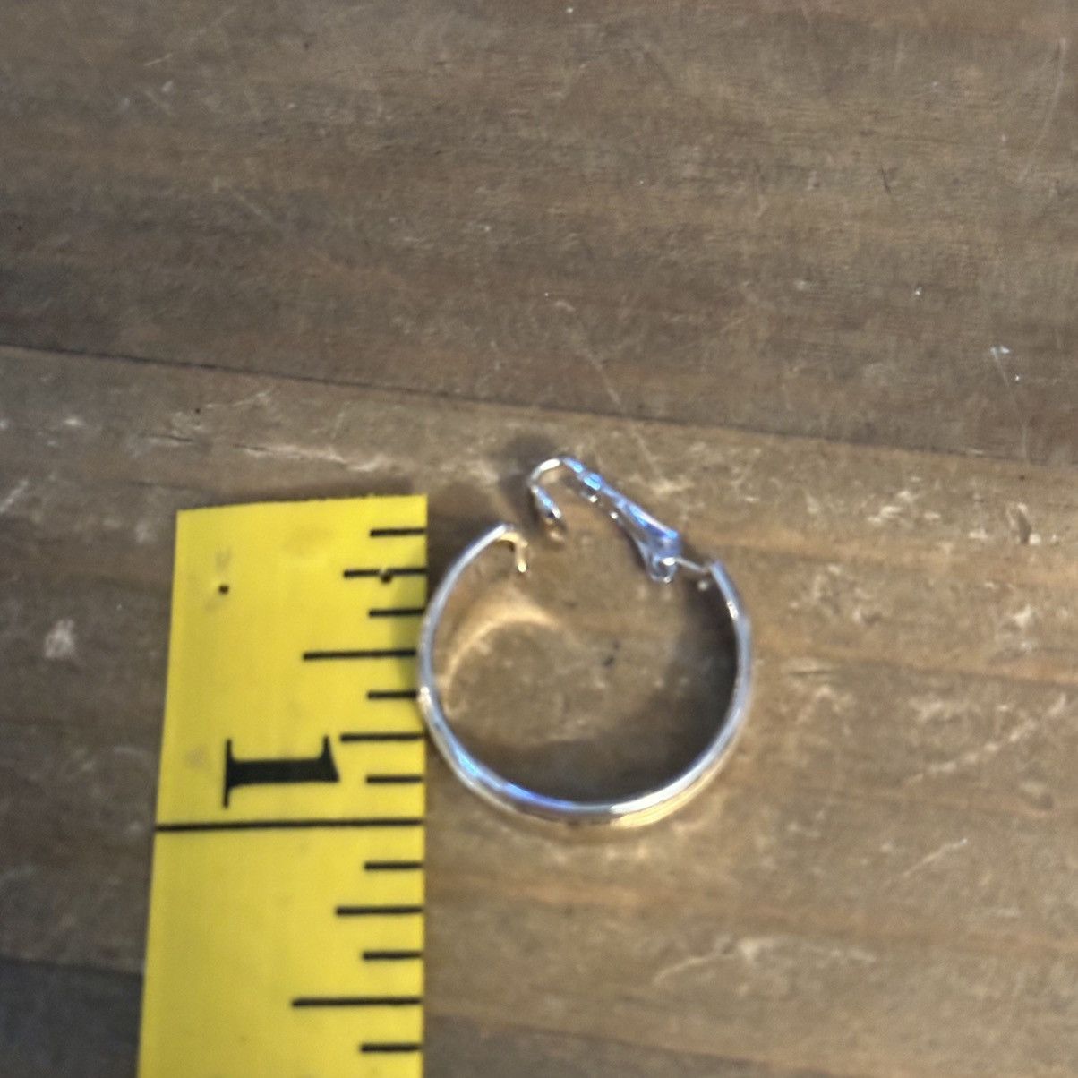 Vintage Vintage Avon clip on two tone hammered hoop earrings Size ONE SIZE - 5 Thumbnail