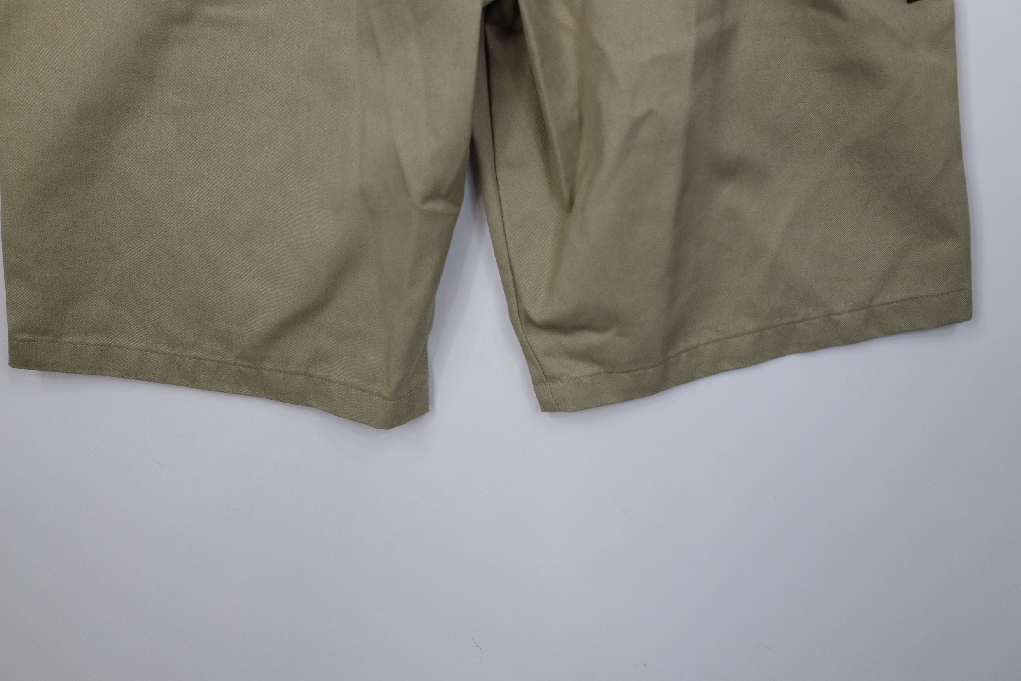 Dickies Vintage Y2K Dickies Relaxed Fit Workwear Shorts Beige Size US 40 / EU 56 - 12 Thumbnail