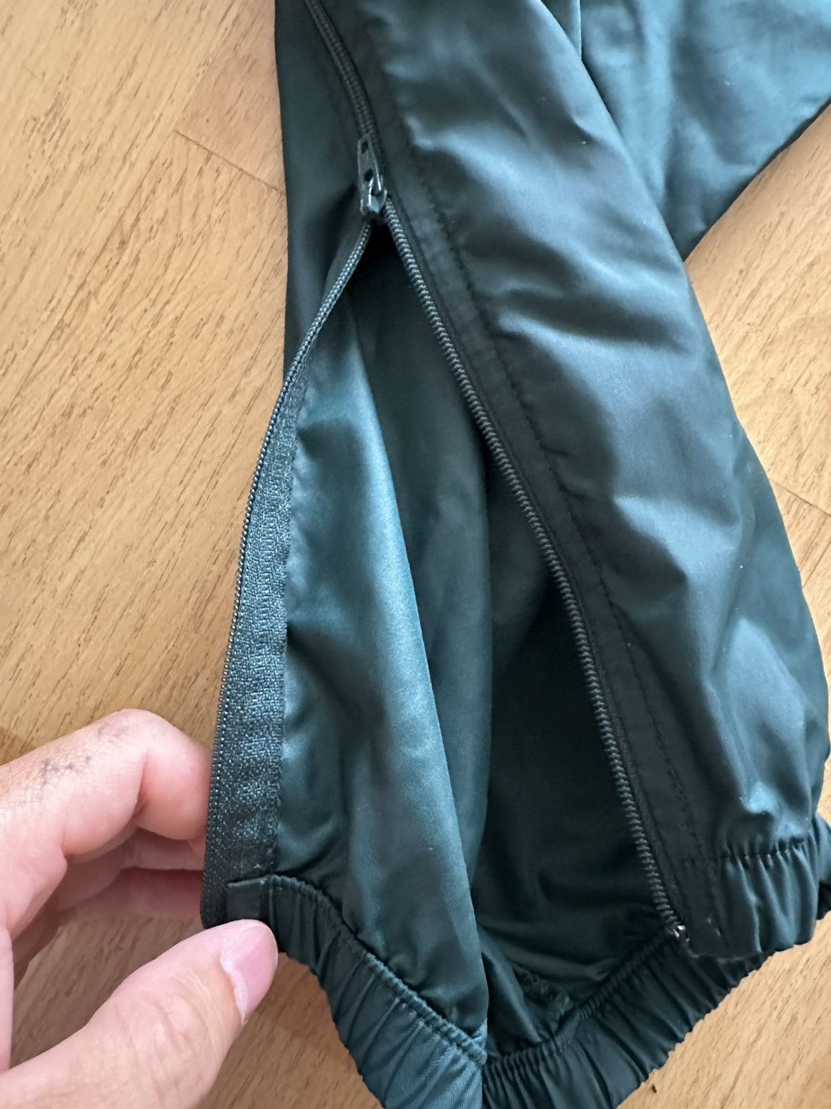 Nike × Vintage Vintage 90s Nike Nylon Jogger Windbreaker Baggy Pants Size US 36 / EU 52 - 8 Thumbnail
