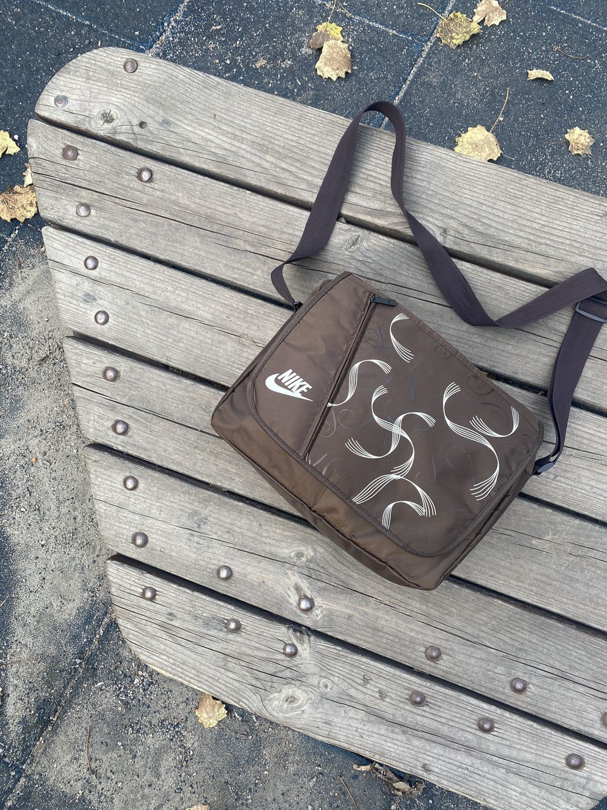 Nike Vintage Gorpcore Nike messenger sling pocket grailsale 🔥 bag Size ONE SIZE - 10 Thumbnail