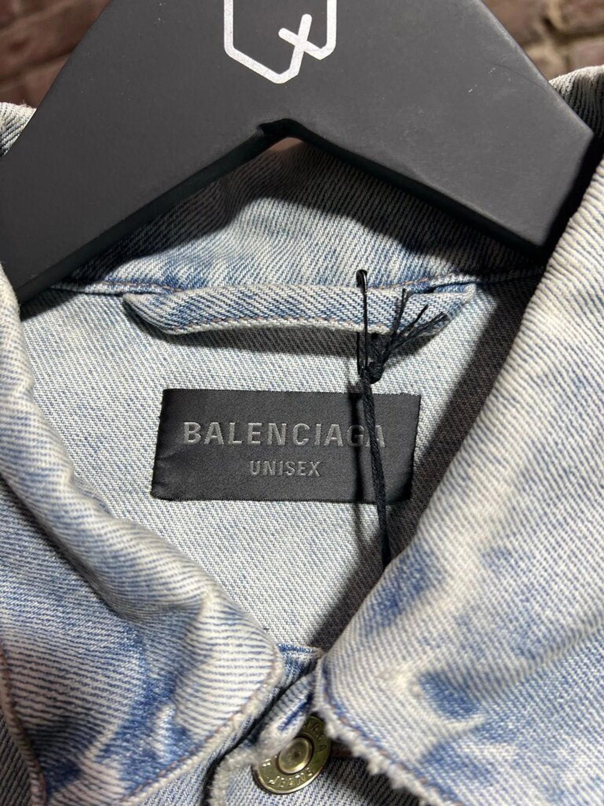 Balenciaga Balenciaga Denim Light Wash Jacket Sz. L Size ONE SIZE - 3 Thumbnail