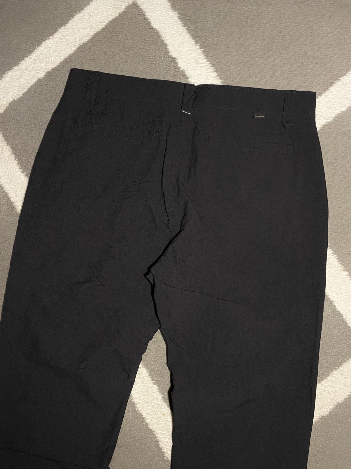 Oakley × Vintage Oakley Nylon Straight Fit Classic Logo Pants Trousers Black Size US 34 / EU 50 - 11 Thumbnail