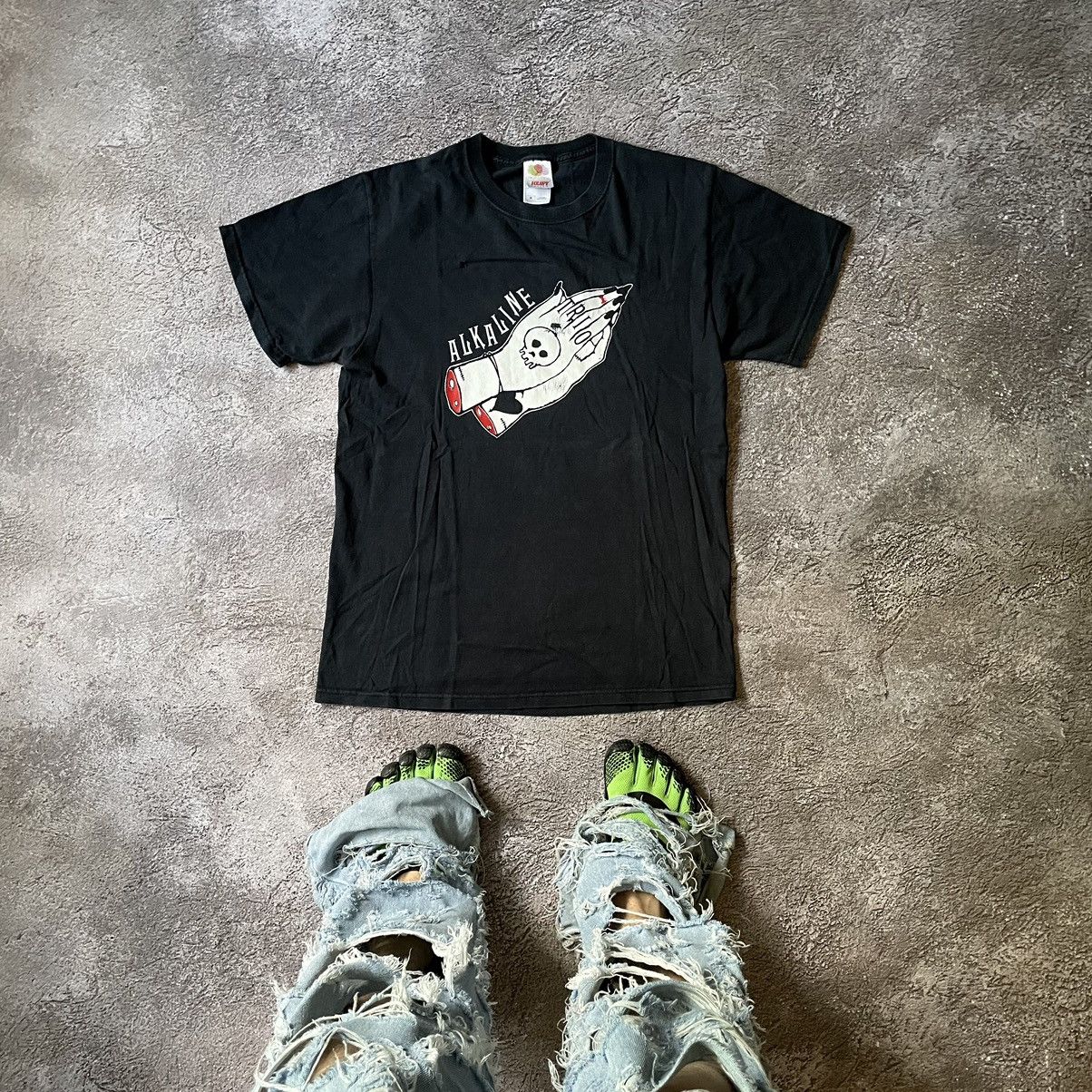 Vintage Vintage Y2K Graphic Tee Devil Punk Goth Abstract Black M Size US M / EU 48-50 / 2 - 1 Thumbnail