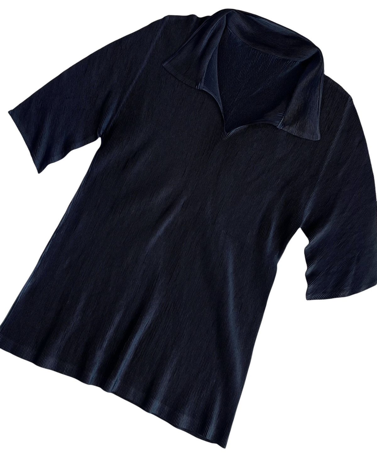 Pleats Please Issey Miyake TAX FREE 🇺🇸 issey miyake pleats please flowy velvet polo Size US S / EU 44-46 / 1 - 2 Thumbnail