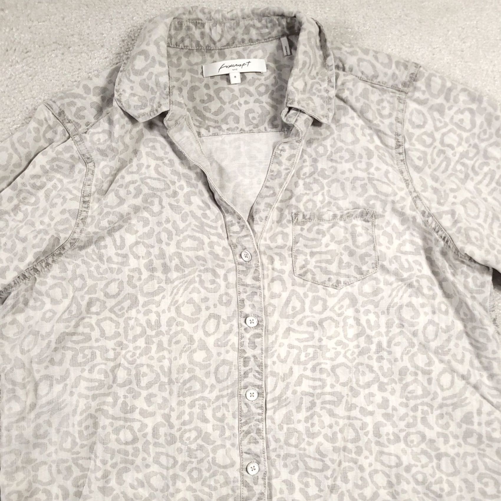 Vintage Foxcroft Leopard Print Tencel Shirt Button Up Women's 8 Gray Long Sleeve V-Neck Size M / US 6-8 / IT 42-44 - 3 Thumbnail