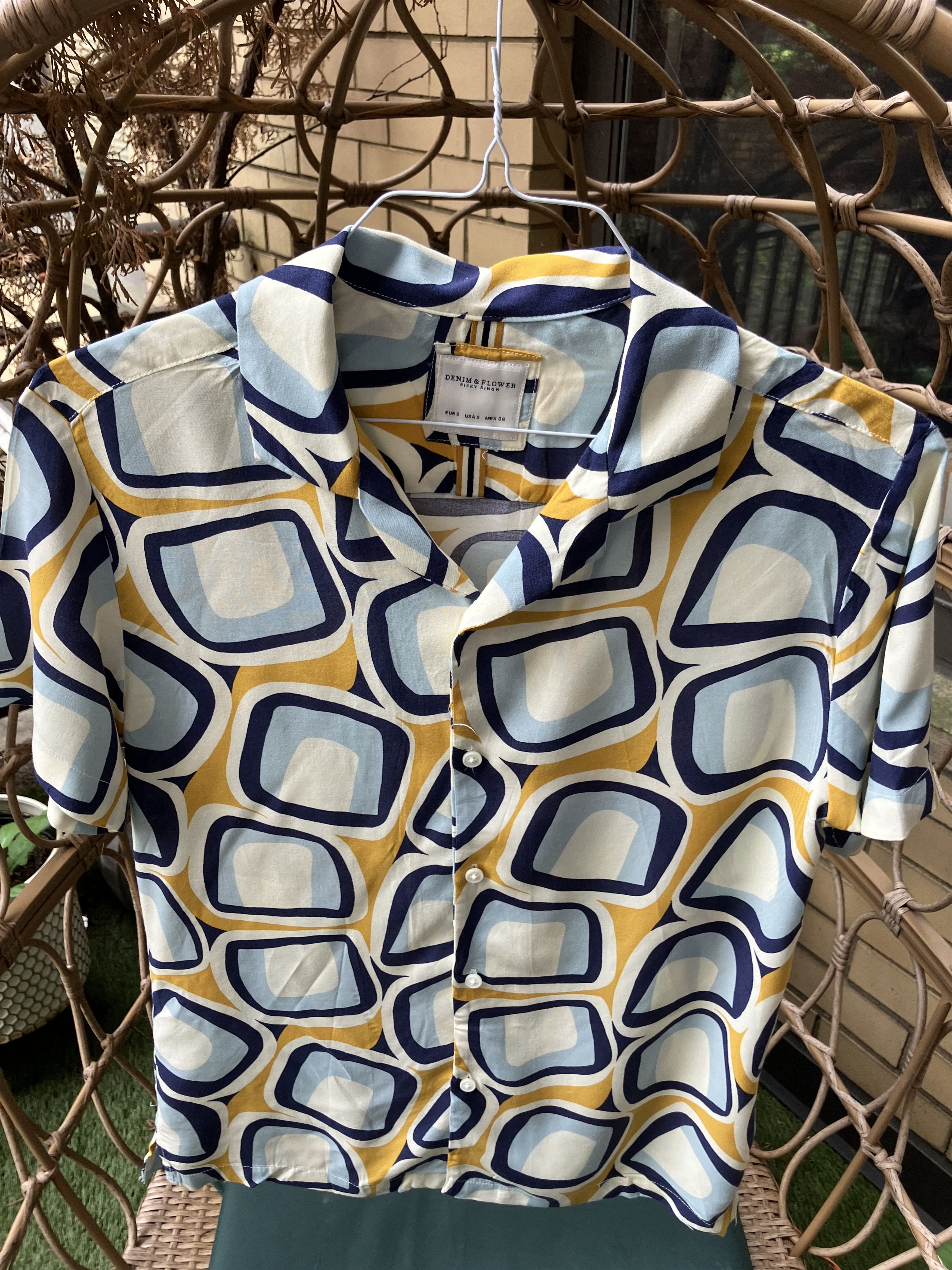 Other Silky Button Up Leisure Shirt Size US S / EU 44-46 / 1 - 1 Thumbnail