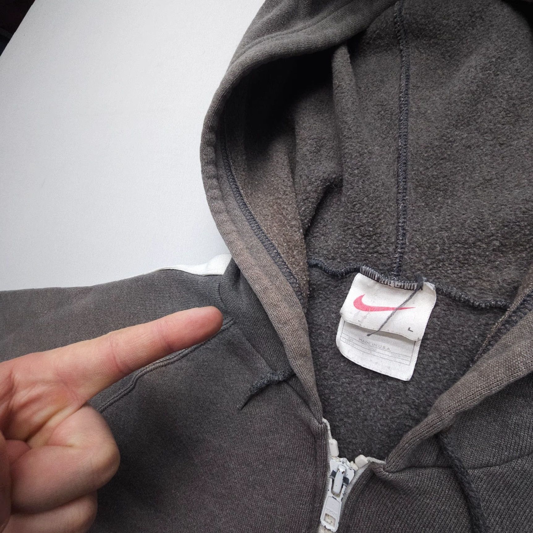 Nike VINTAGE Nike Full Zip Hoodie Mens Large Gray 90s USA Fashion 90s Logo Outdoor Nike Sportswear Hoodie Mens Large Gray 90s USA Size US L / EU 52-54 / 3 - 5 Thumbnail