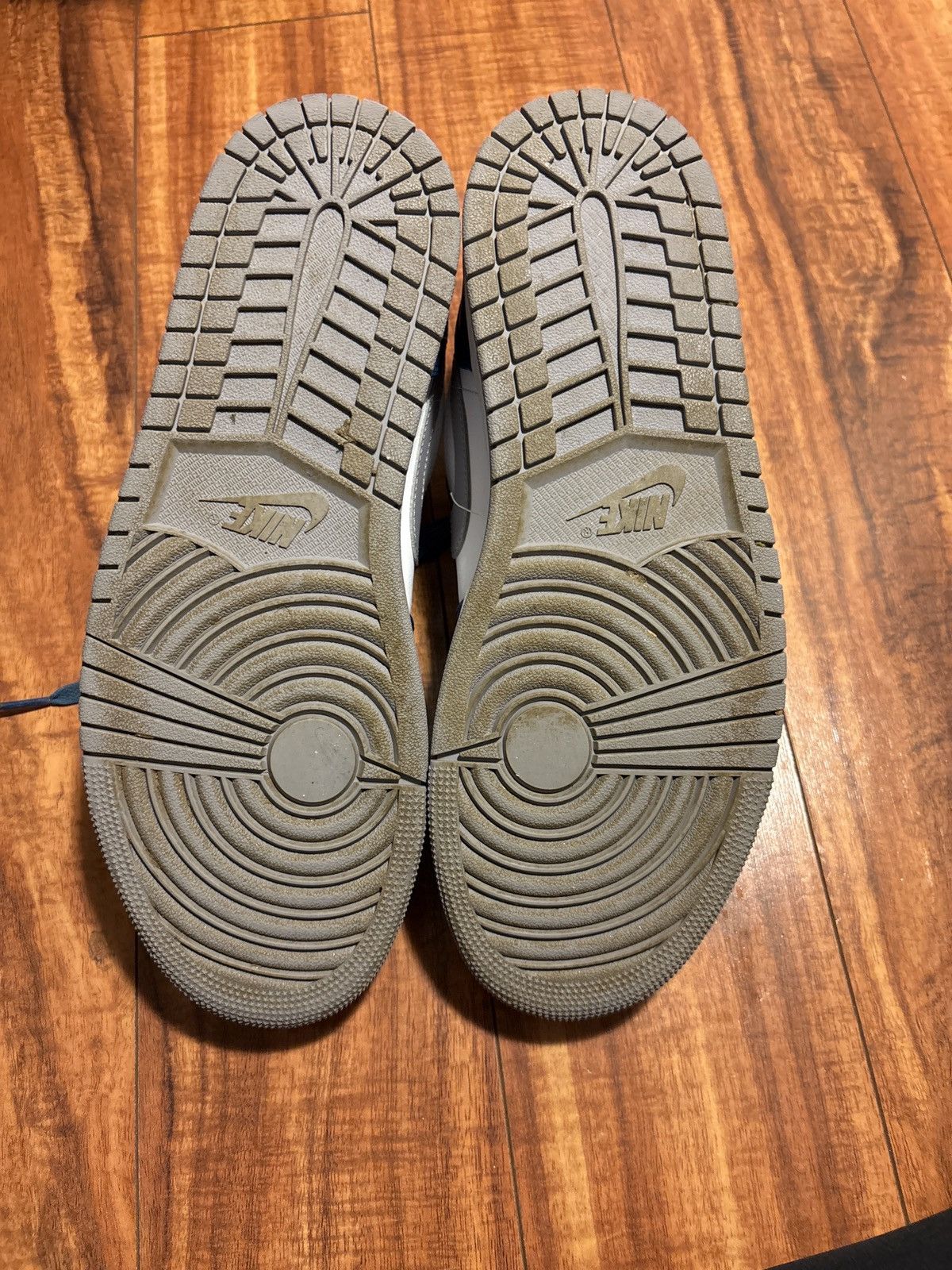 Jordan Brand Nike Air Jordan 1 Low Size US 10 / EU 43 - 5 Thumbnail