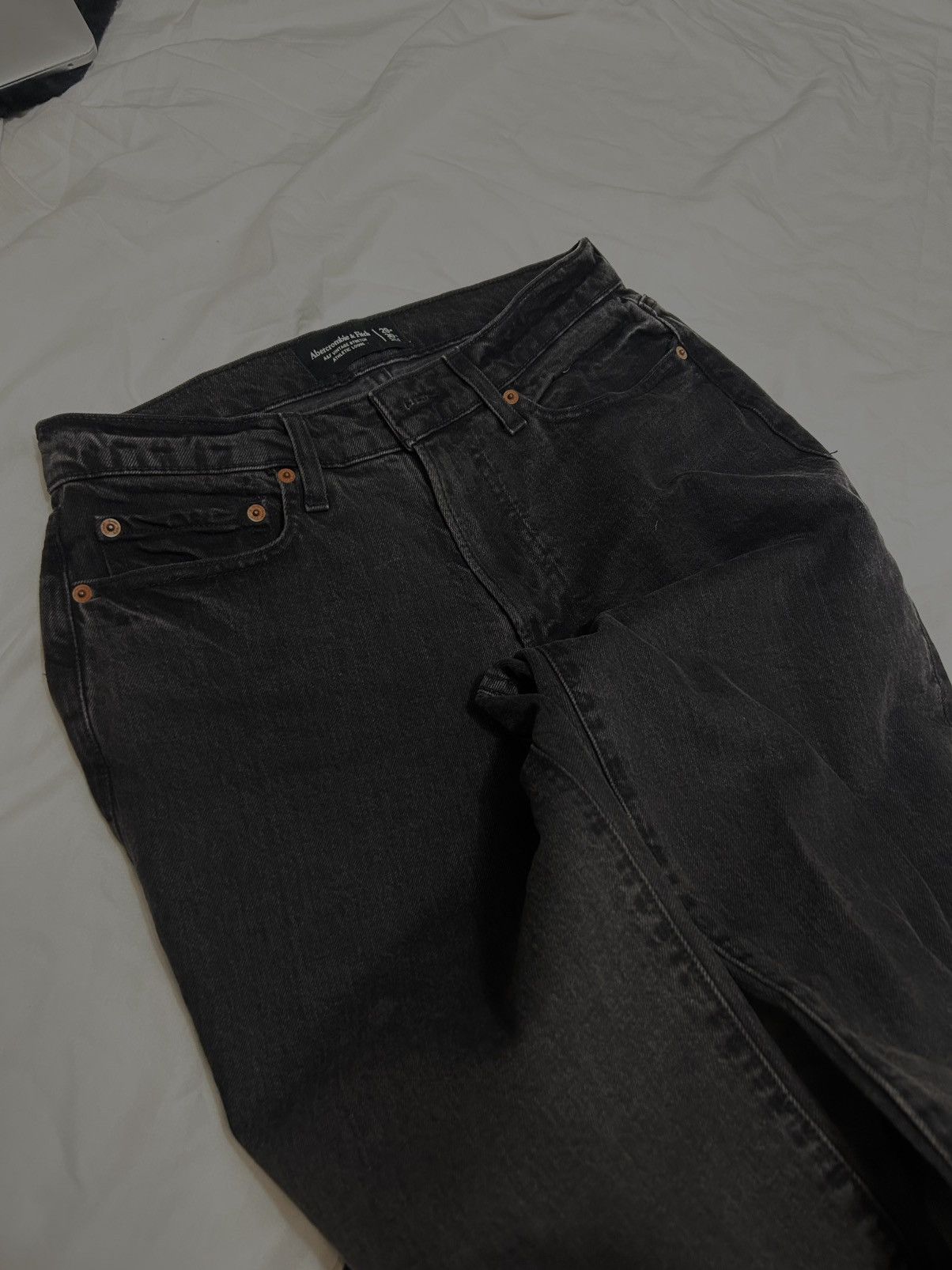 Abercrombie & Fitch Abercrombie & Fitch Black Athletic Loose Jeans Size US 30 / EU 46 - 2 Thumbnail