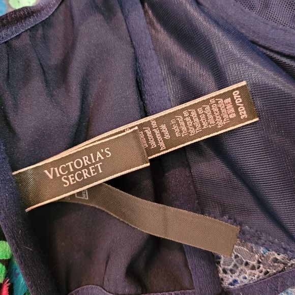 Victoria's Secret Victoria's Secret Navy Blue Unlined Balconette Bra- 32D Size ONE SIZE - 7 Thumbnail
