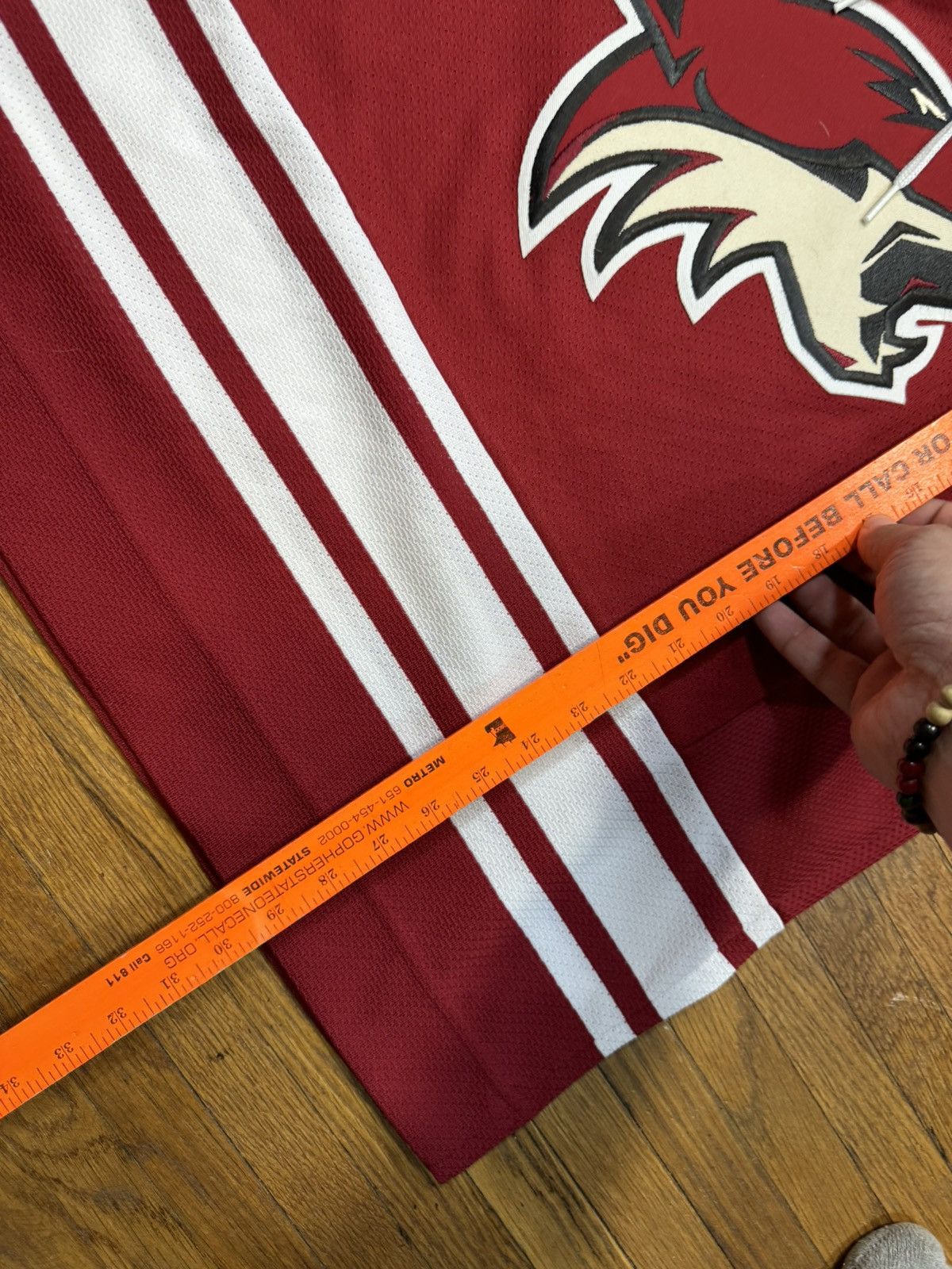NHL × Vintage Vintage Phoenix Coyotes Hockey Jersey Size US M / EU 48-50 / 2 - 7 Thumbnail