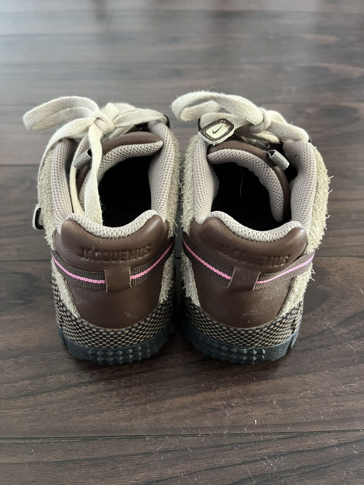Jacquemus × Nike Nike Air Humara LX Jacquemus Ale Brown Gold (Women's) Size US 5 / IT 35 - 4 Thumbnail