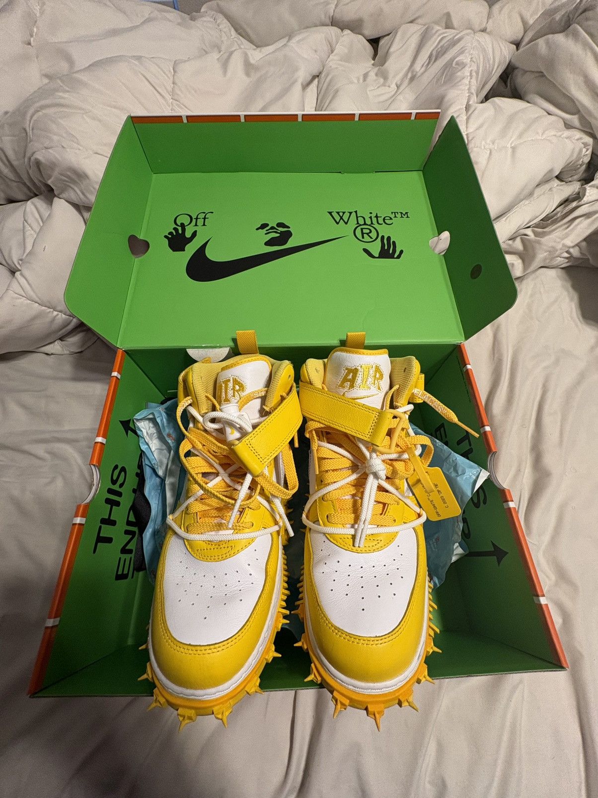 Off-White × Nike Air Force 1 Mid SP Leather 'Varsity Maize'
