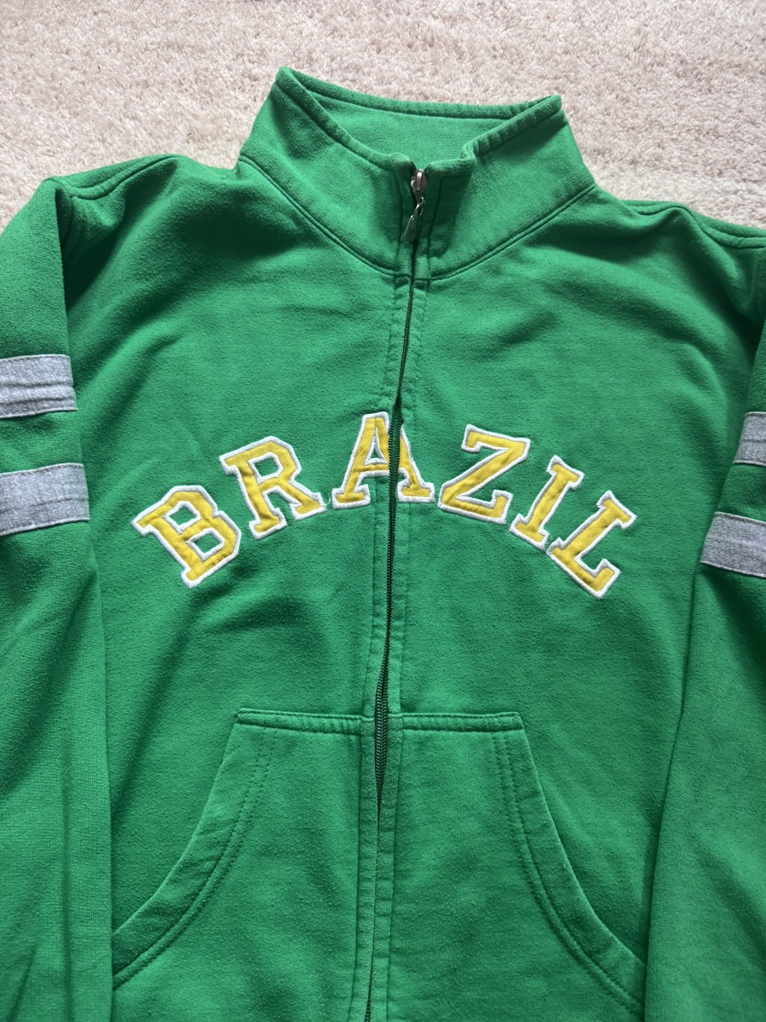 Umbro Umbro vintage brazil spellout favela zip L Size L / US 10 / IT 46 - 2 Thumbnail