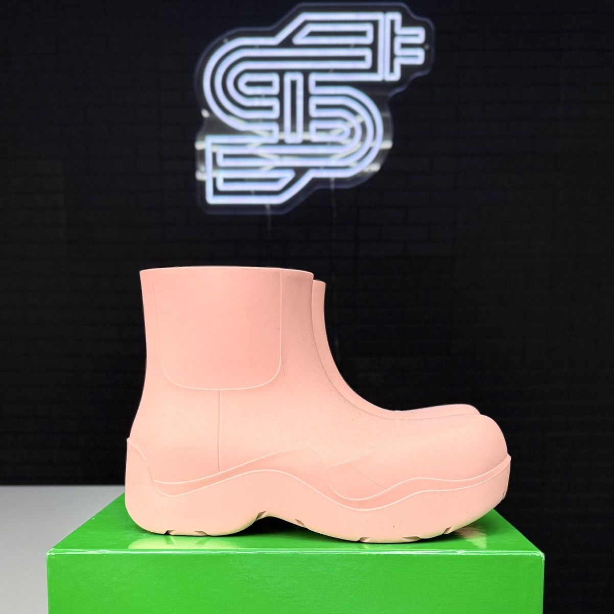 Bottega Veneta Bottega Puddle Boots Pink Size US 6 / EU 39 - 2 Thumbnail