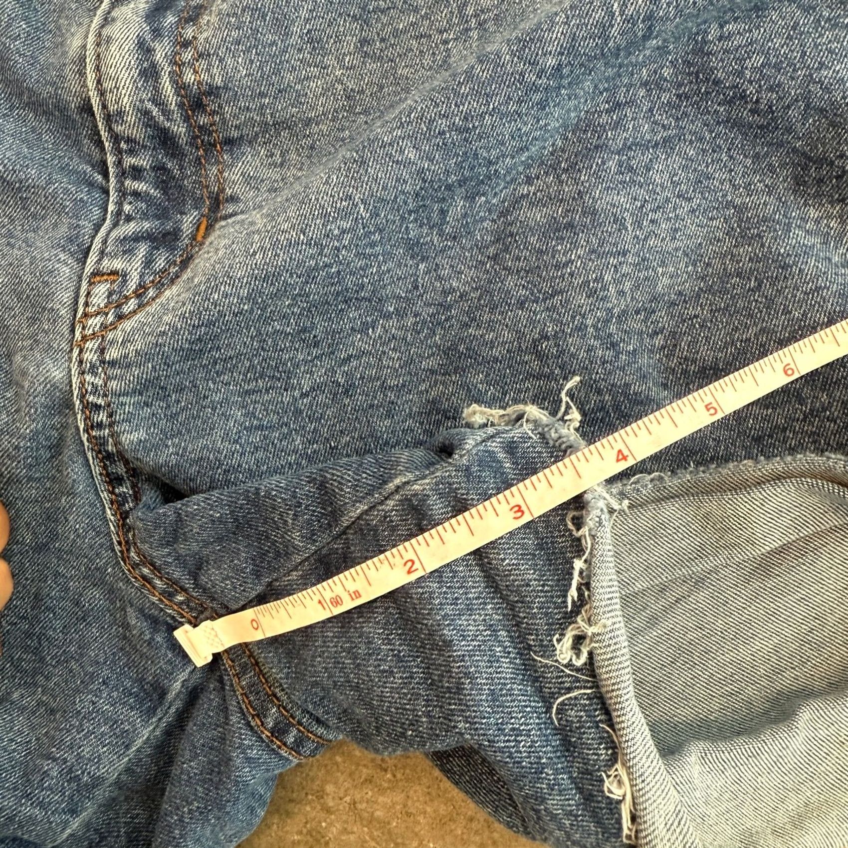 Levi's VINTAGE Levi's Signature Dark Wash High Rise Mini Denim Jean Shorts 31 Women Shorts Regular 31 Blue 90s 00s Size 24" / US 00 / IT 34 - 5 Thumbnail