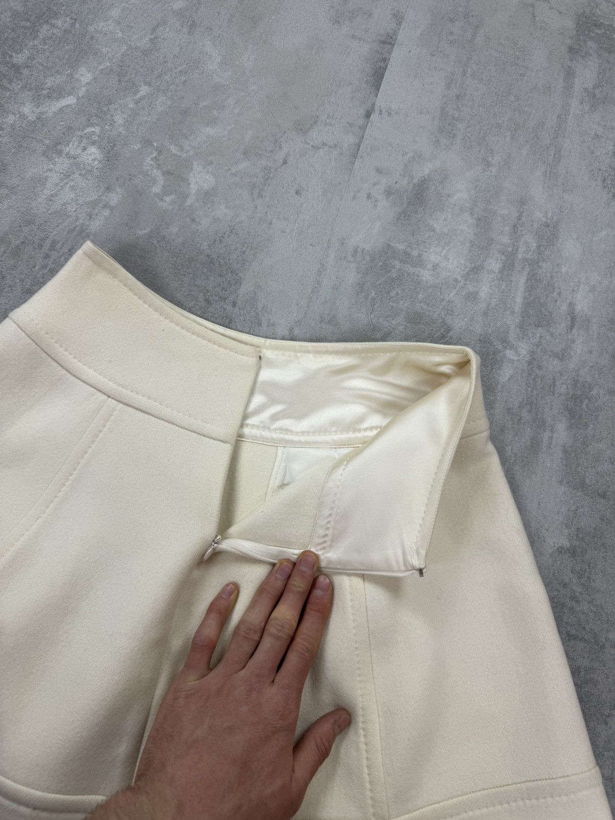 Designer × Malo malo Wool Skirt Pleated Mini Skirt White-Cream Womens Size 27" / US 4 / IT 40 - 3 Thumbnail