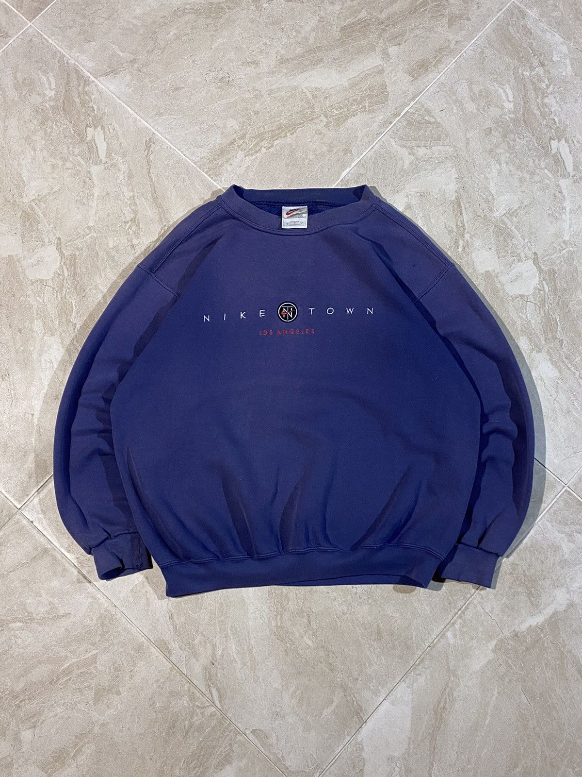 Nike Vintage 90s Nike Town Los Angeles made in USA sweatshirt Size US M / EU 48-50 / 2 - 1 Thumbnail