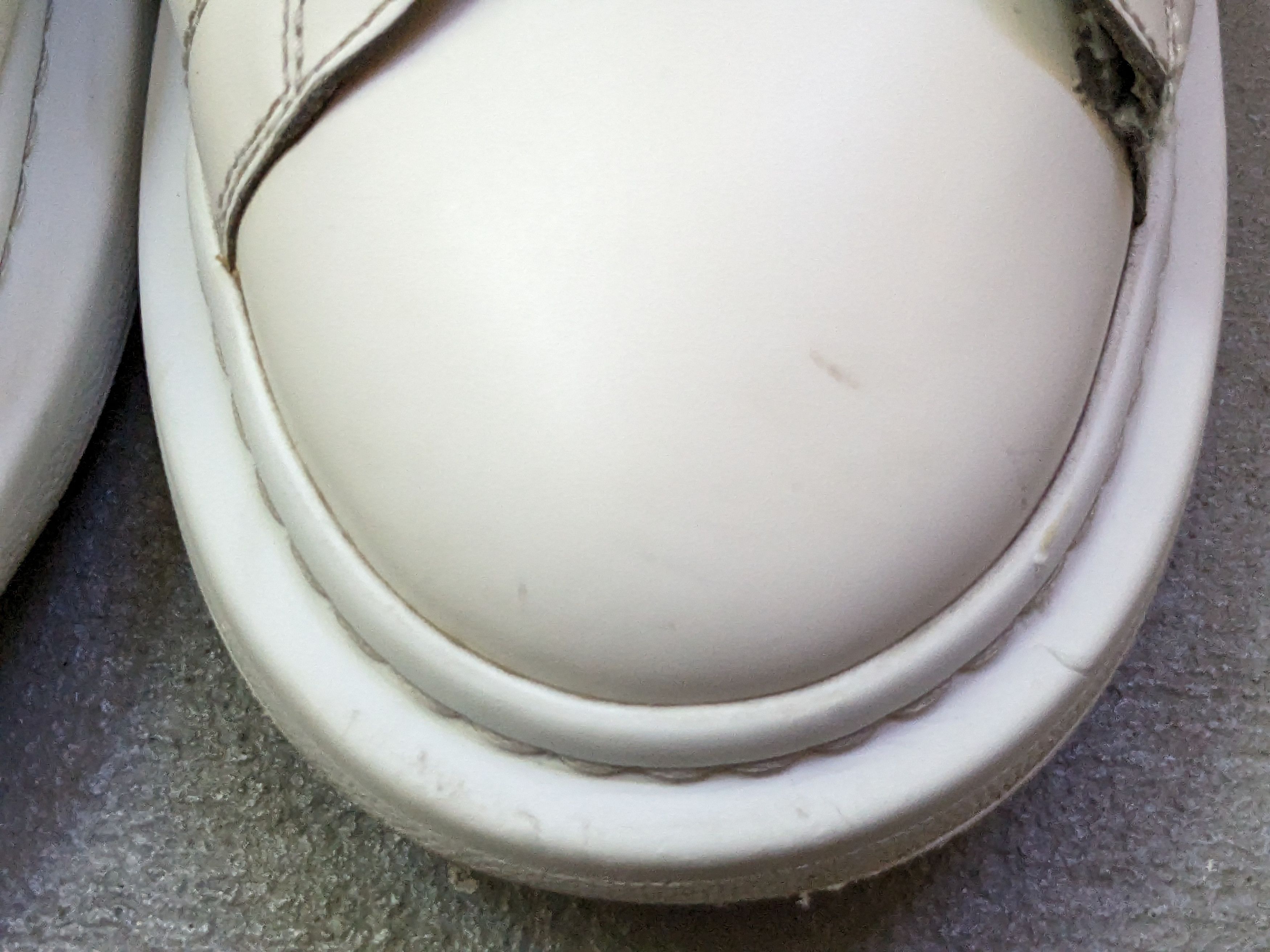 Alexander McQueen Alexander McQueen Larry Oversized Sneakers 9 42 White Gold Size US 9 / EU 42 - 5 Thumbnail
