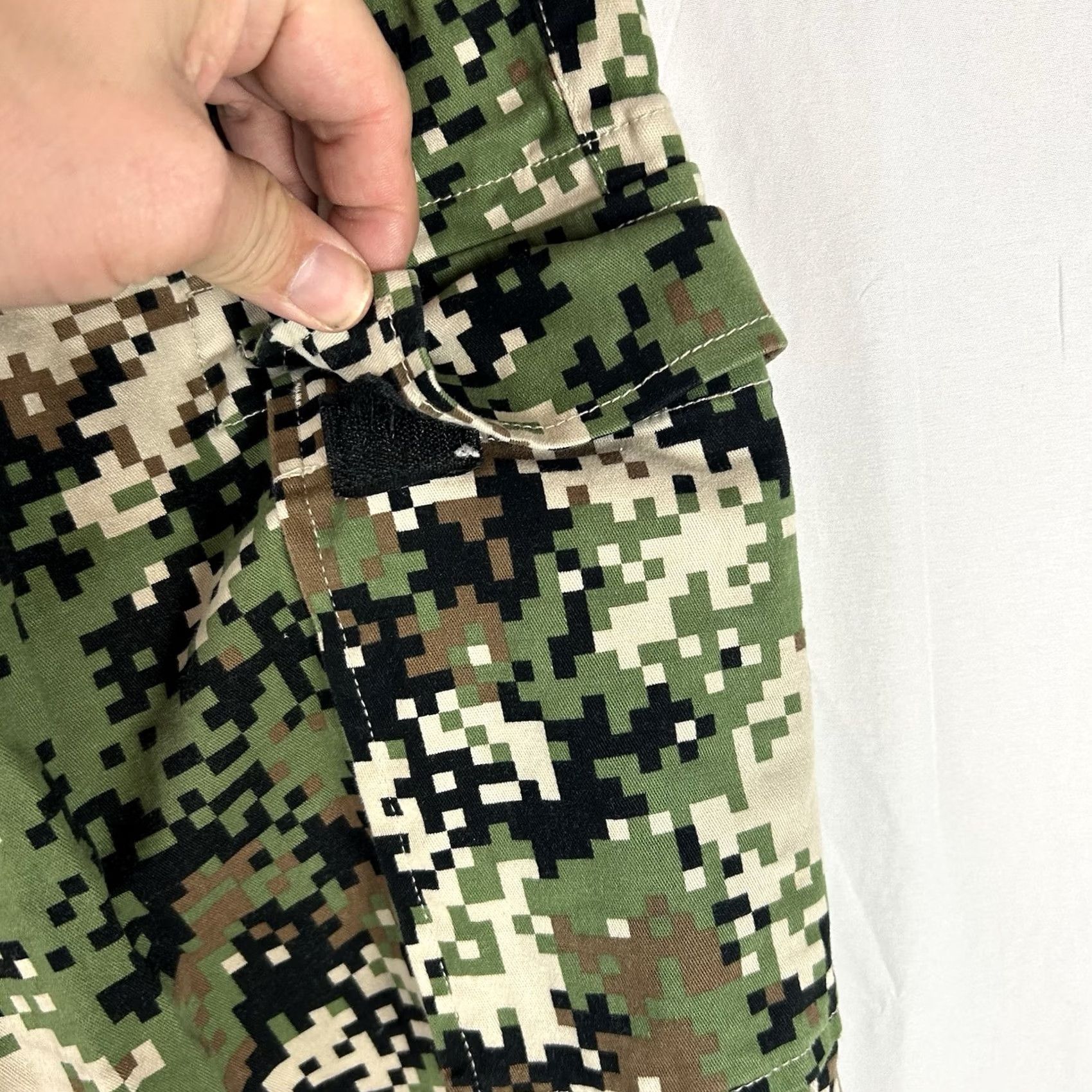 Vintage SNOOP DOGG Supply Pull On Cargo Pants Army Digi CAMO Small Cargo Pants Mens Camouflage Hip Hop Size US 29 - 5 Thumbnail