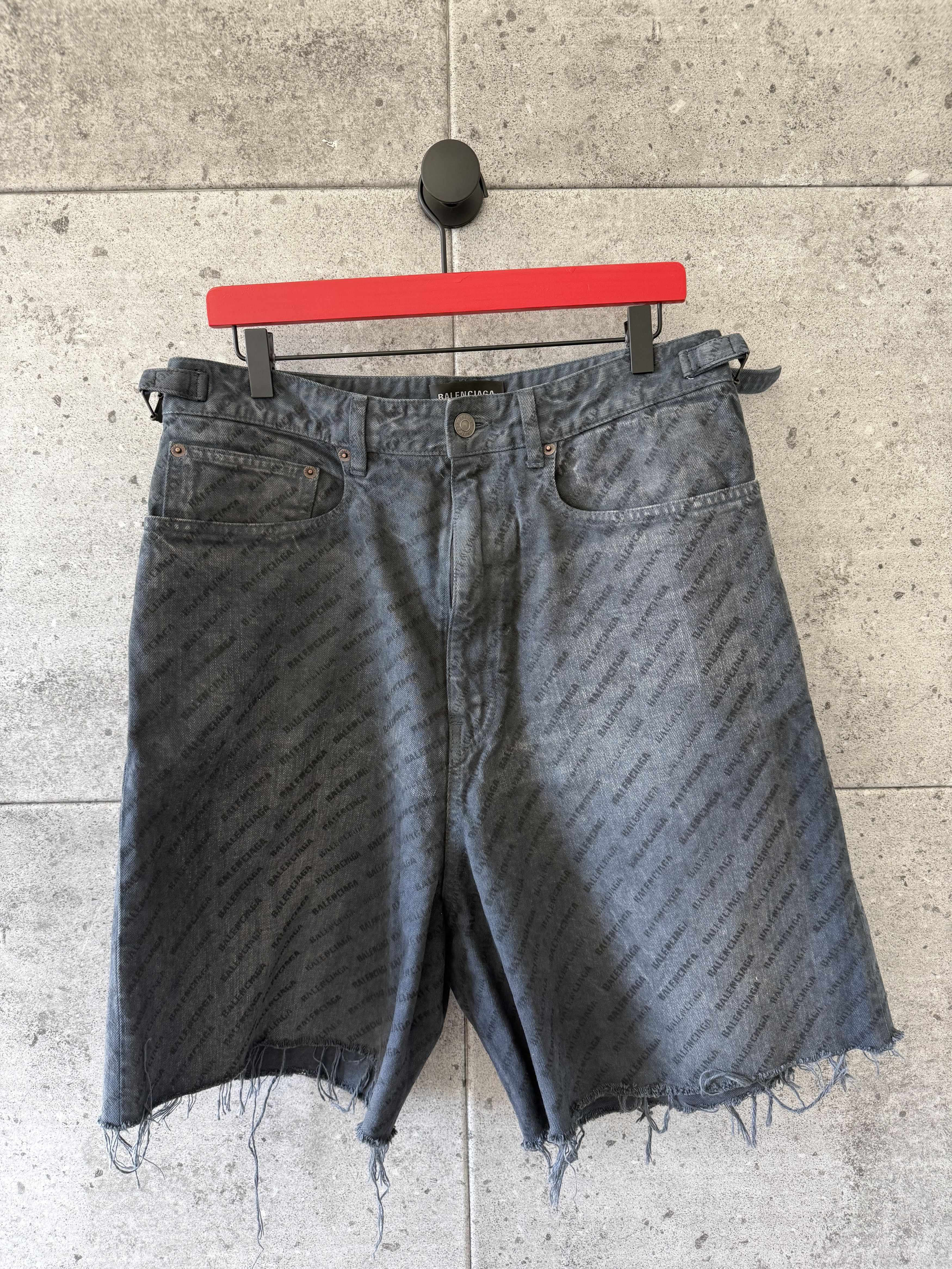 Balenciaga Balenciaga sample all over print skater denim shorts Size US 34 / EU 50 - 3 Thumbnail