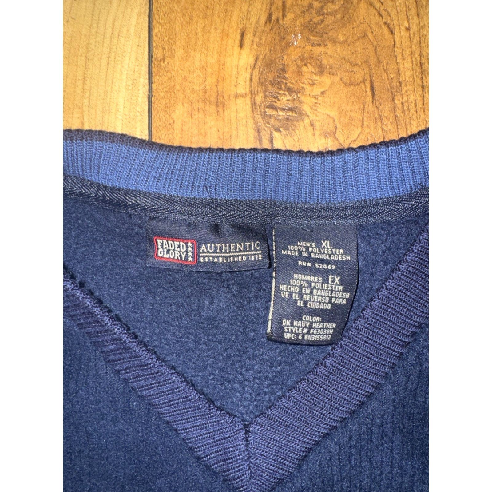 Faded Glory VINTAGE 90s Faded Glory 100% Polyester V-Neck Shirt Blue XL 25x30 Size US XL / EU 56 / 4 - 2 Thumbnail