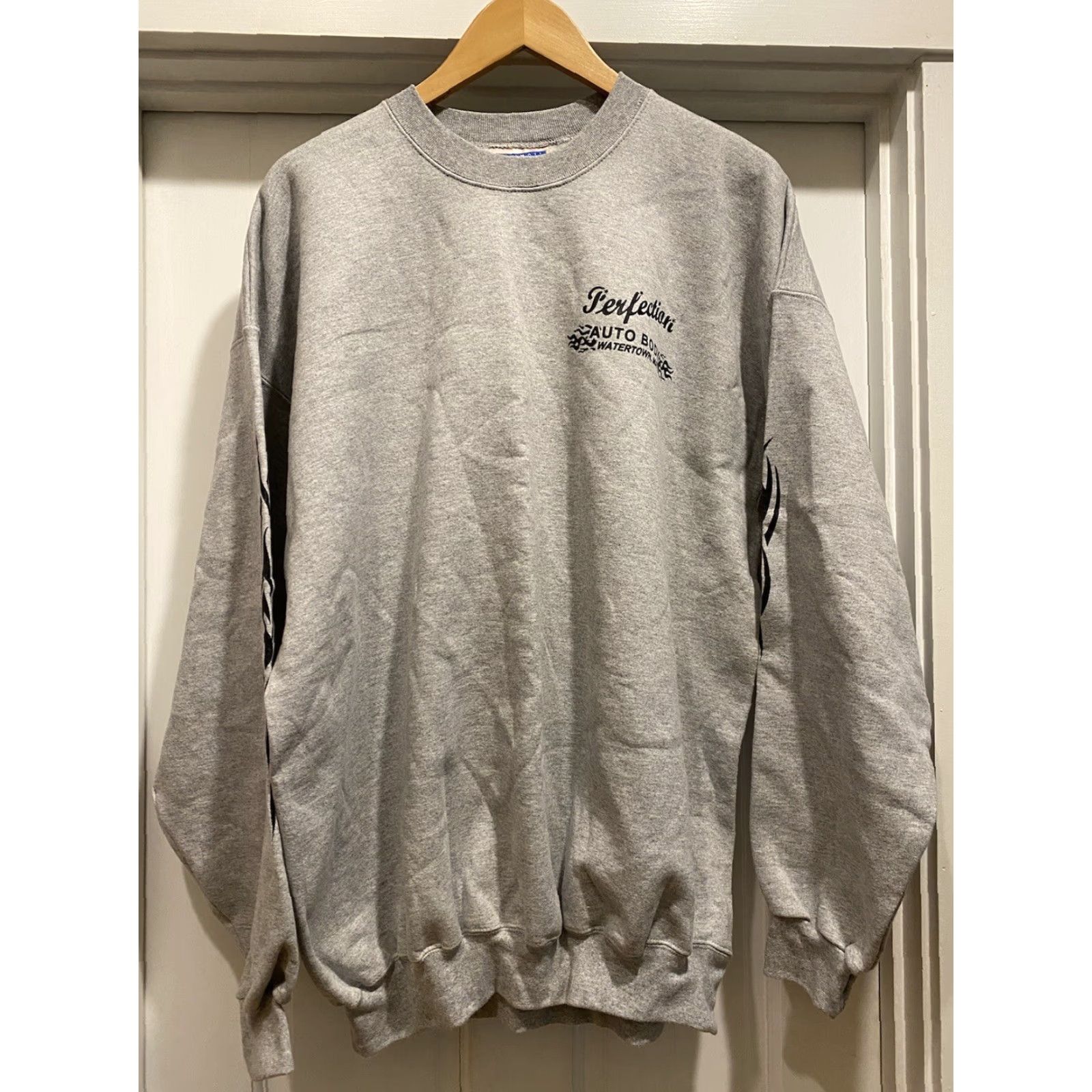 Hanes VINTAGE Mens XL Hanes Sweatshirt Gray Auto Body Car Club Watertown MA Mens XL Size US XL / EU 56 / 4 - 3 Thumbnail