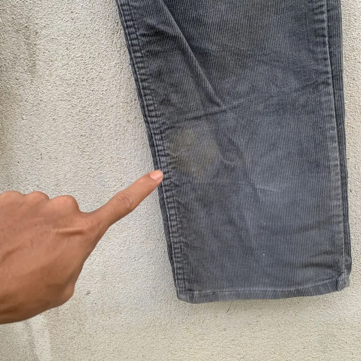 Levi's 1980’s VINTAGE LEVI’S 505 WHITETAB LEVIS CORDUROY FADED PANT Size US 32 / EU 48 - 8 Thumbnail
