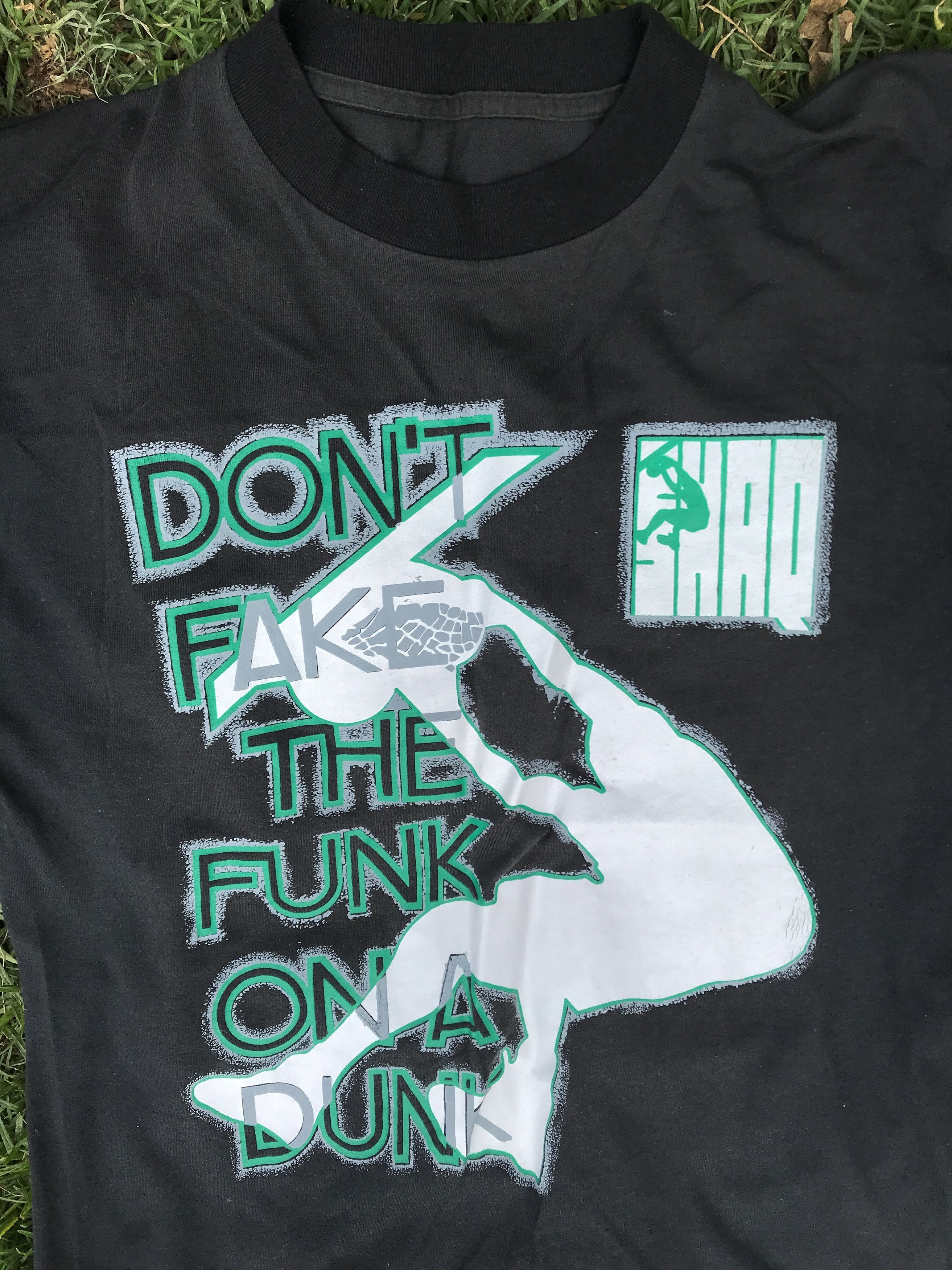 NBA Shaquille O’Neal 90’s Bootleg Tee Size US XL / EU 56 / 4 - 3 Thumbnail