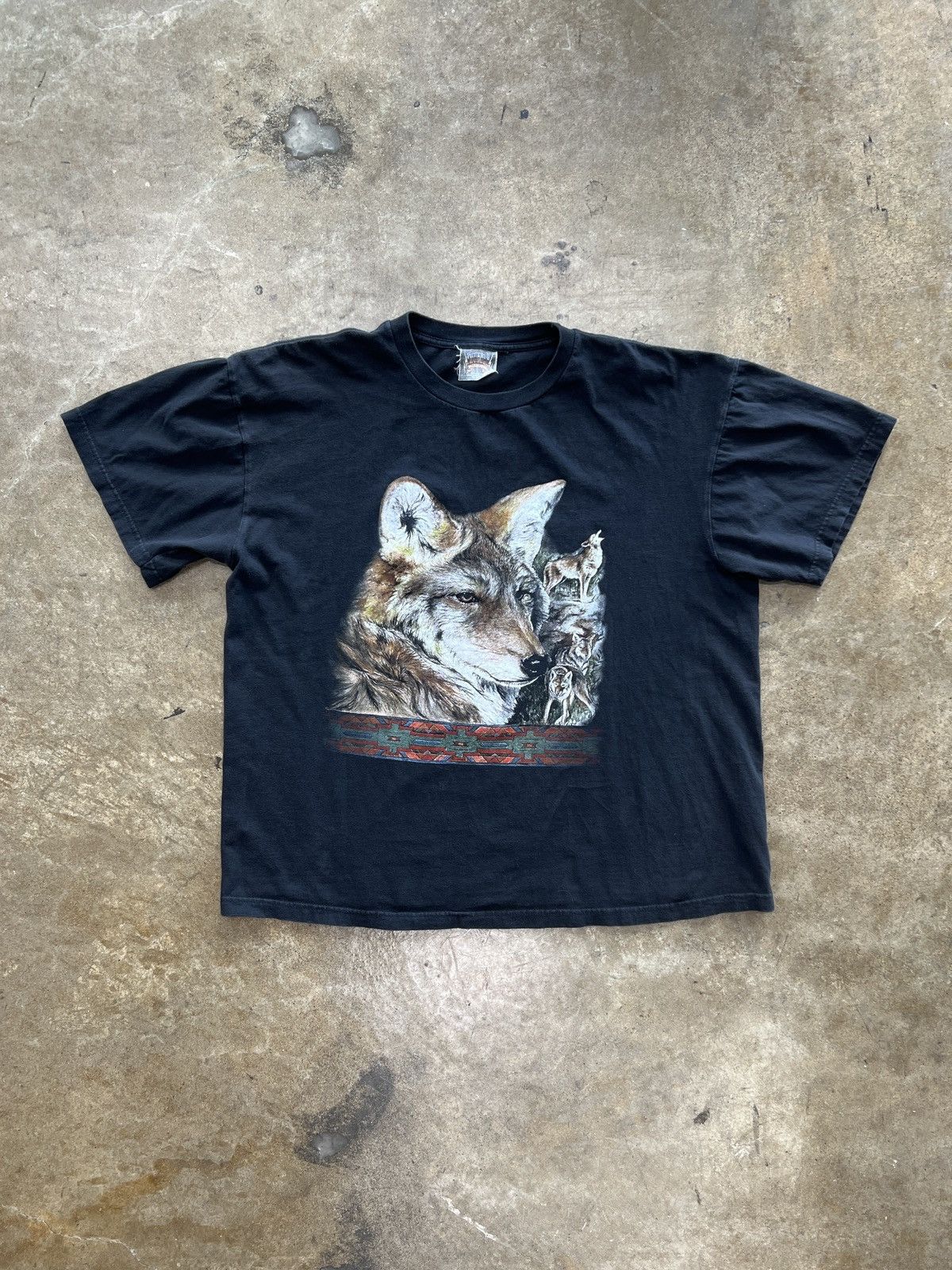 Vintage Vintage Thunder Sportswear Nature Wolf Aztec Print Tee XL Size US XL / EU 56 / 4 - 2 Thumbnail
