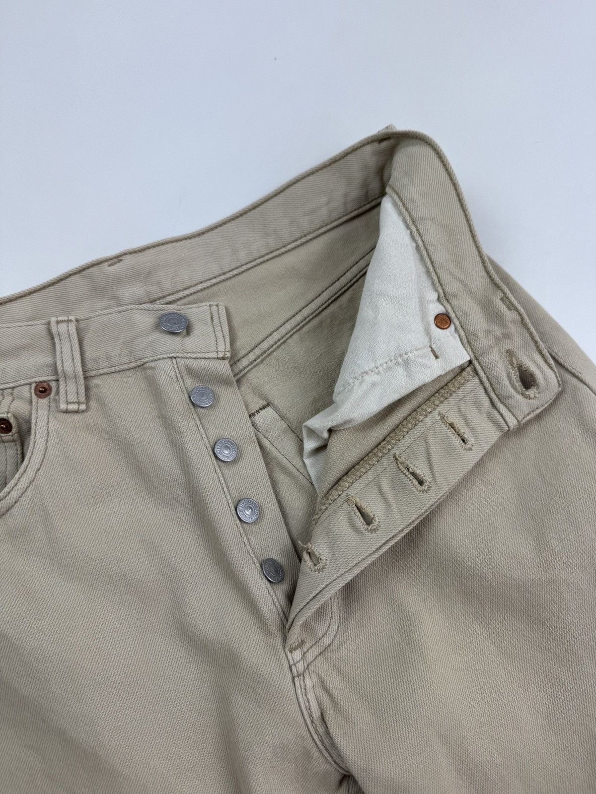 Levi's 1990’s Vintage Levi’s 501 Beige Jeans Made in USA Size US 31 - 8 Thumbnail